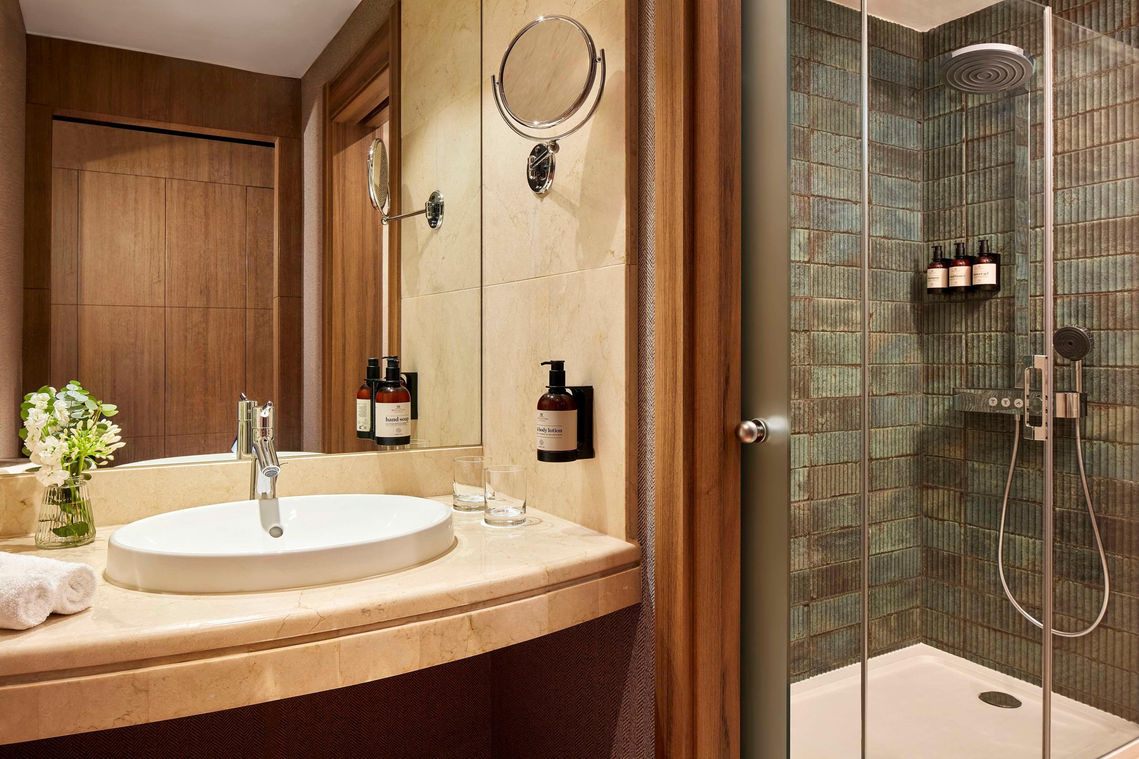 Family Room Connecting Room