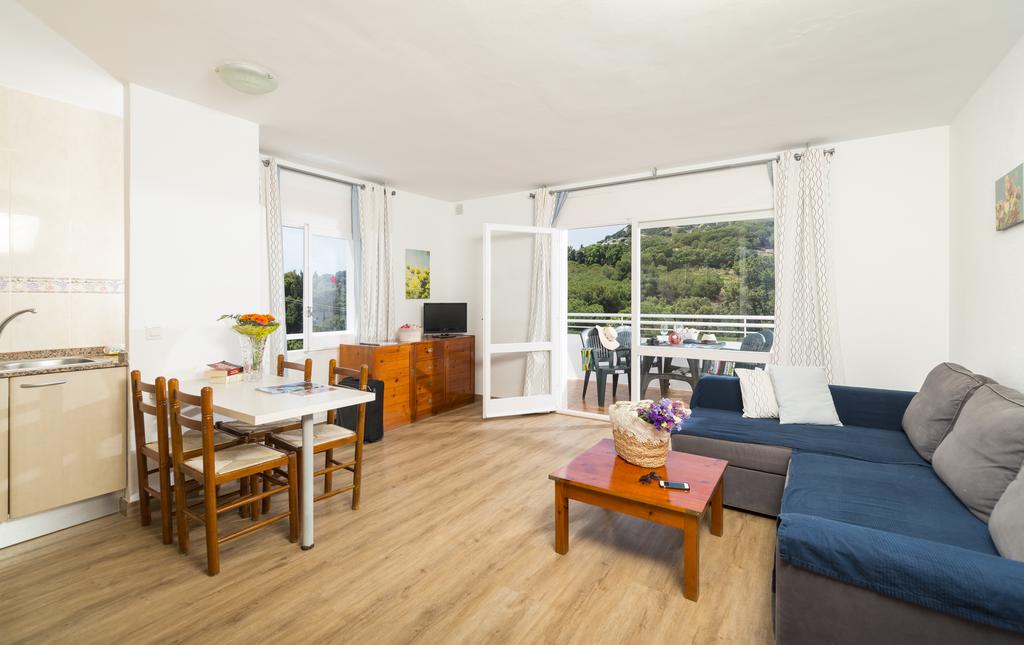 Apartment Capacity 6 Two Bedrooms