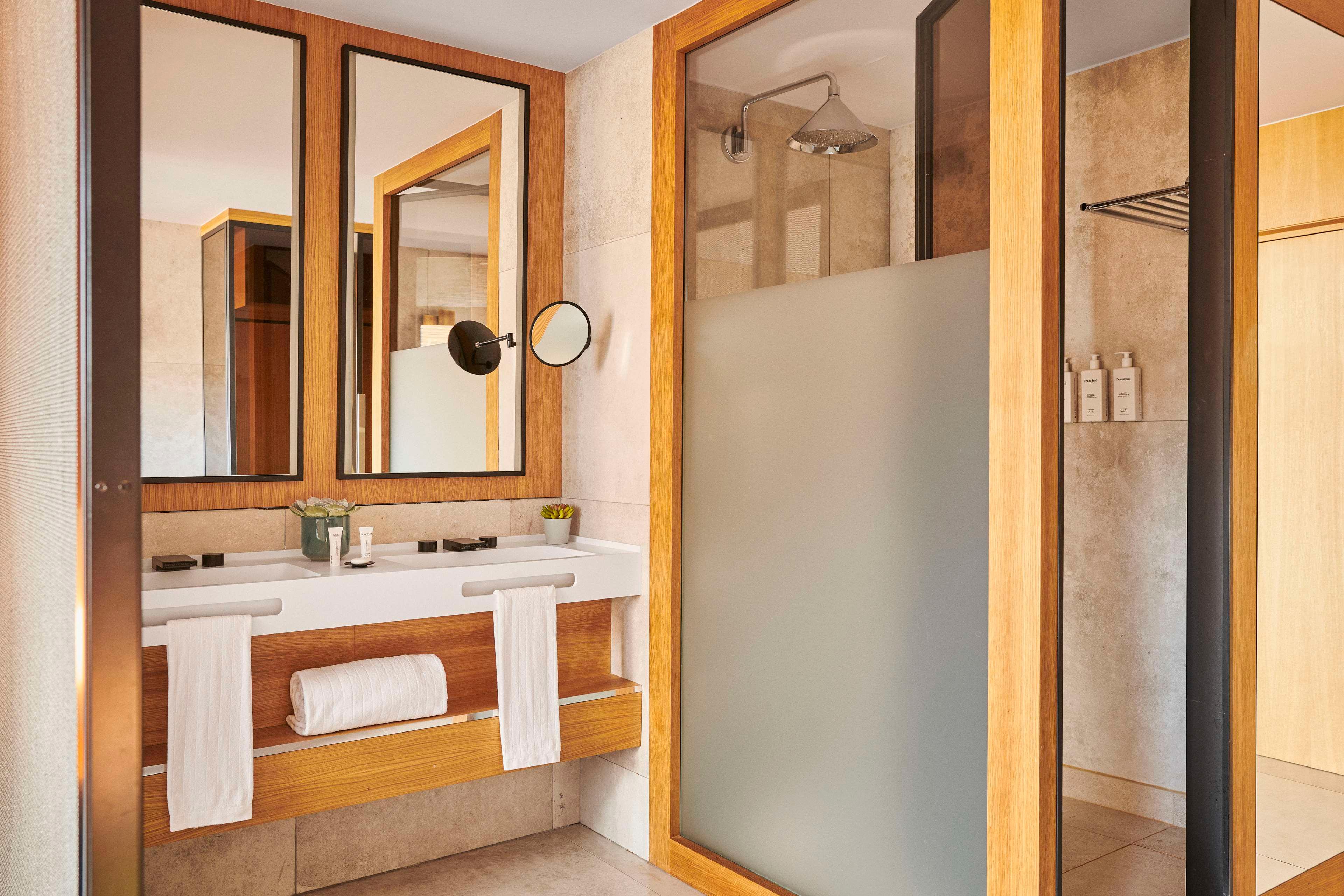 Double King Size Bed