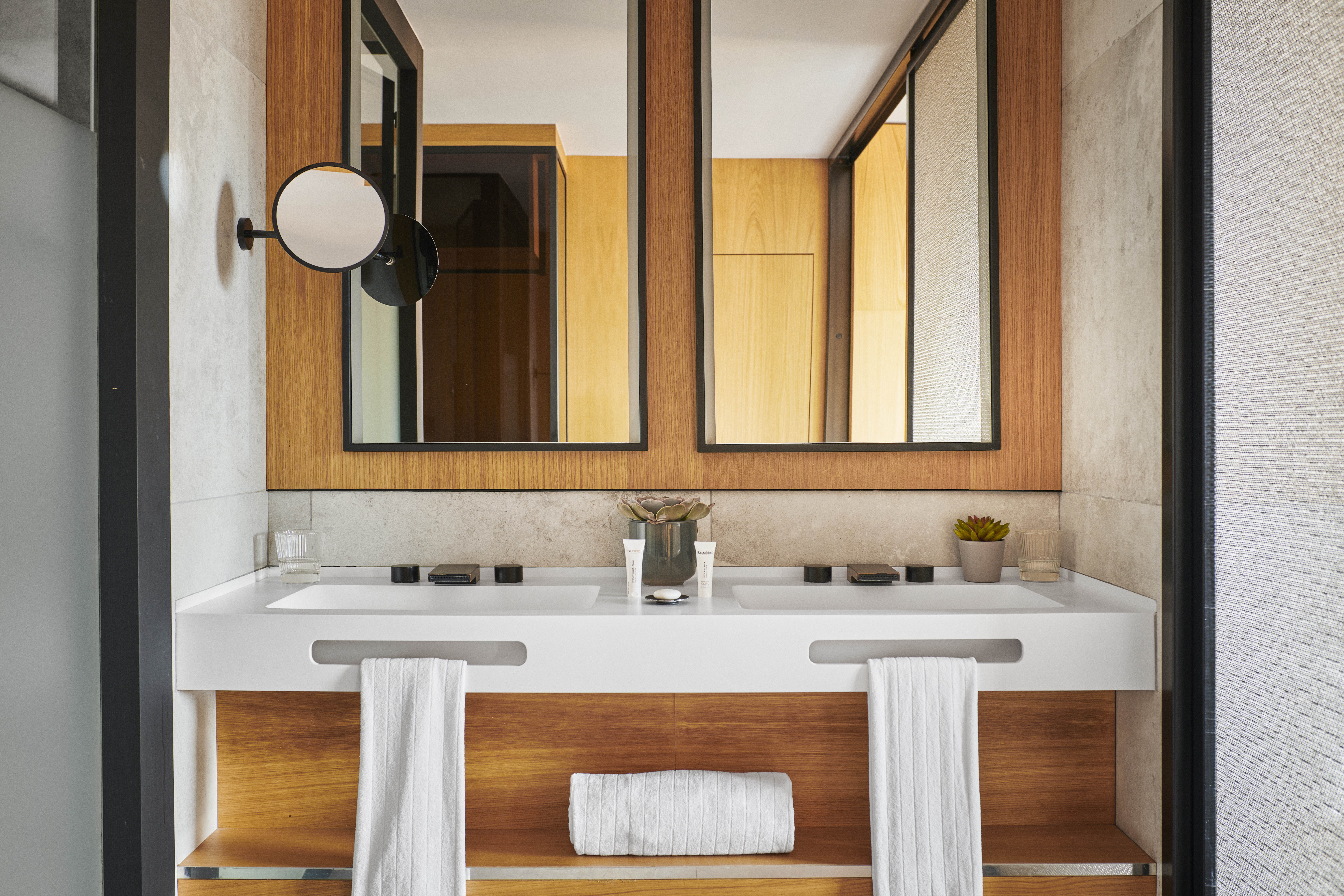 Double or Twin Standard