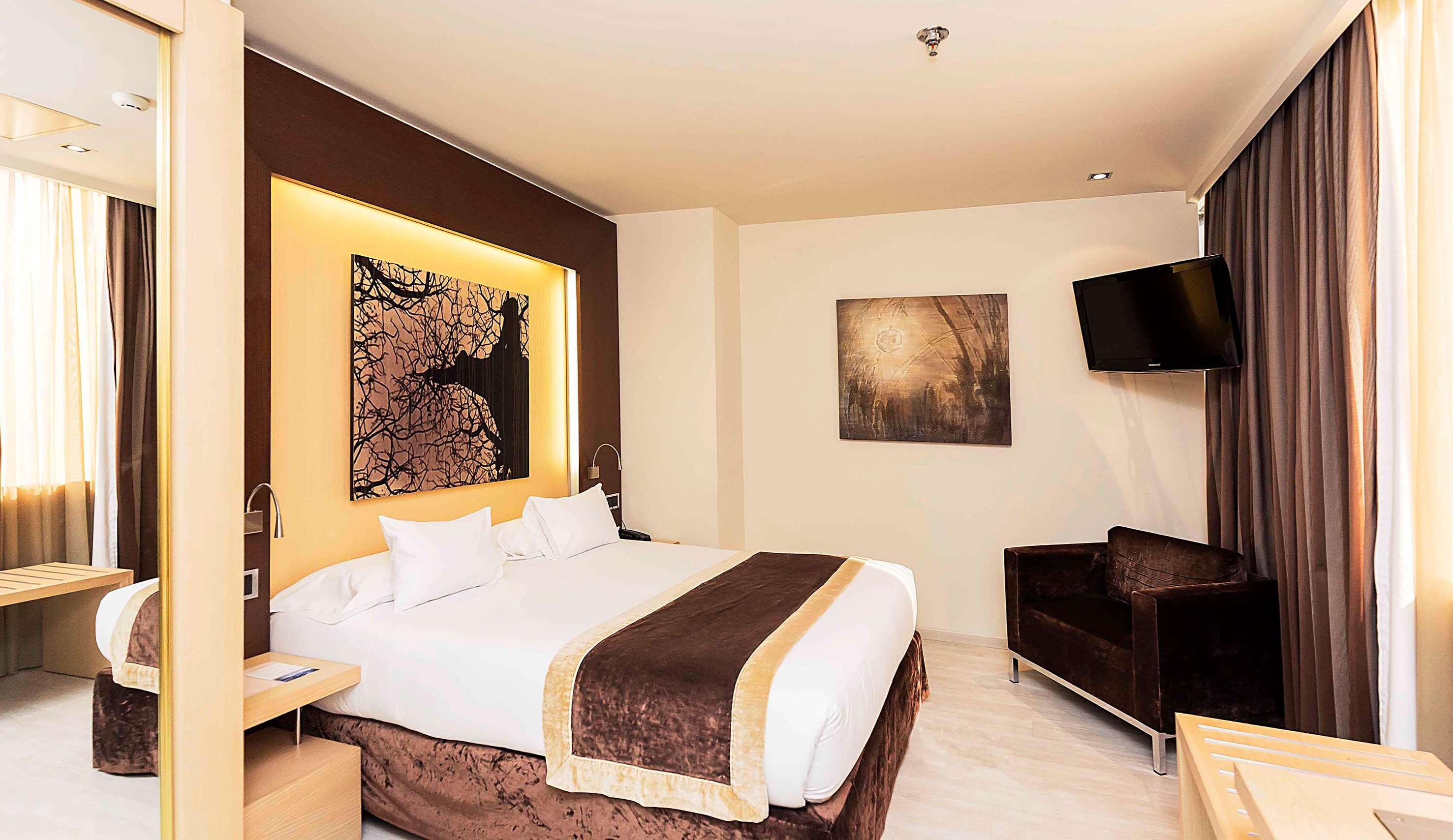 Double Queen Size Bed