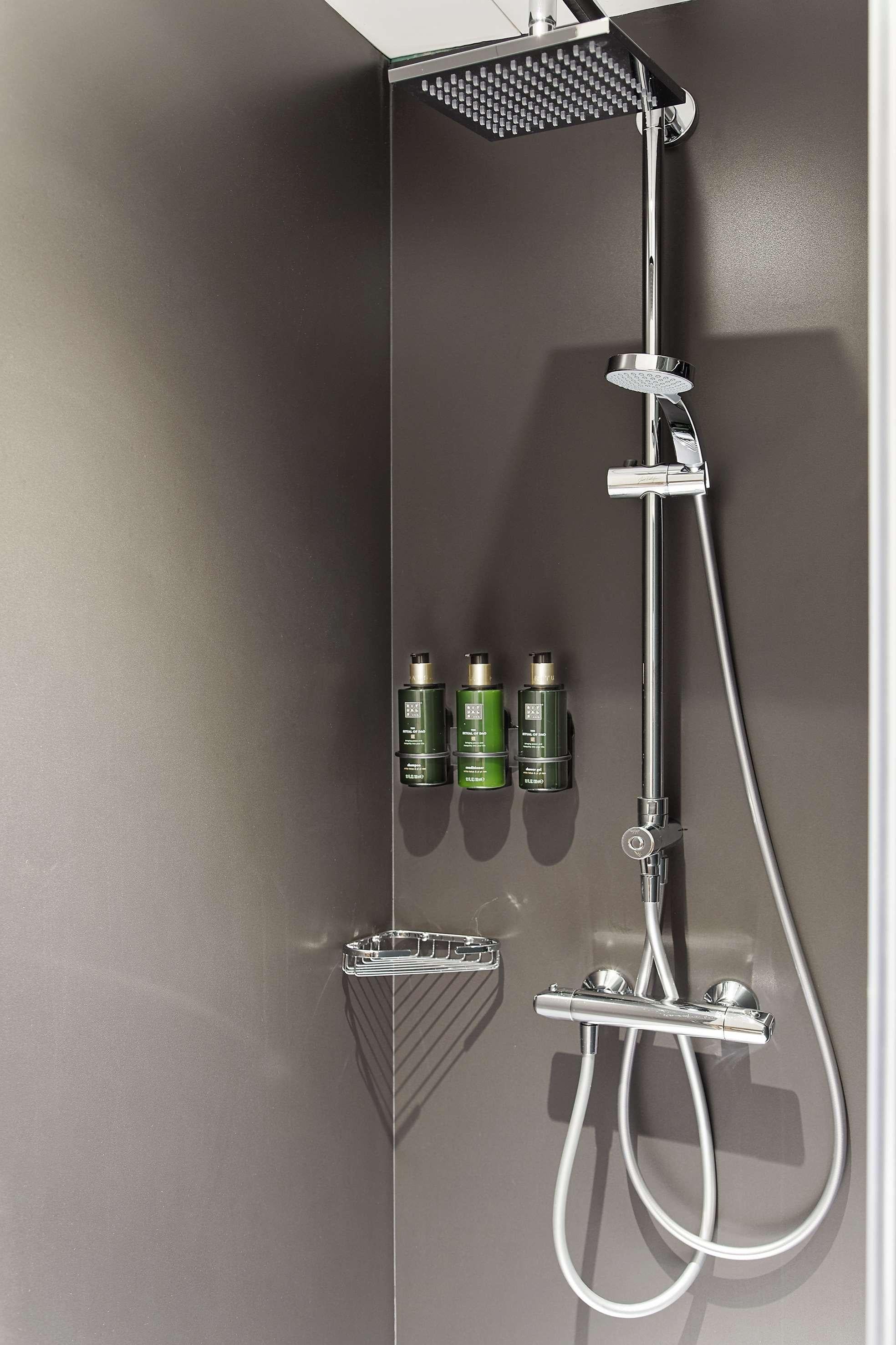 Double Queen Size Bed