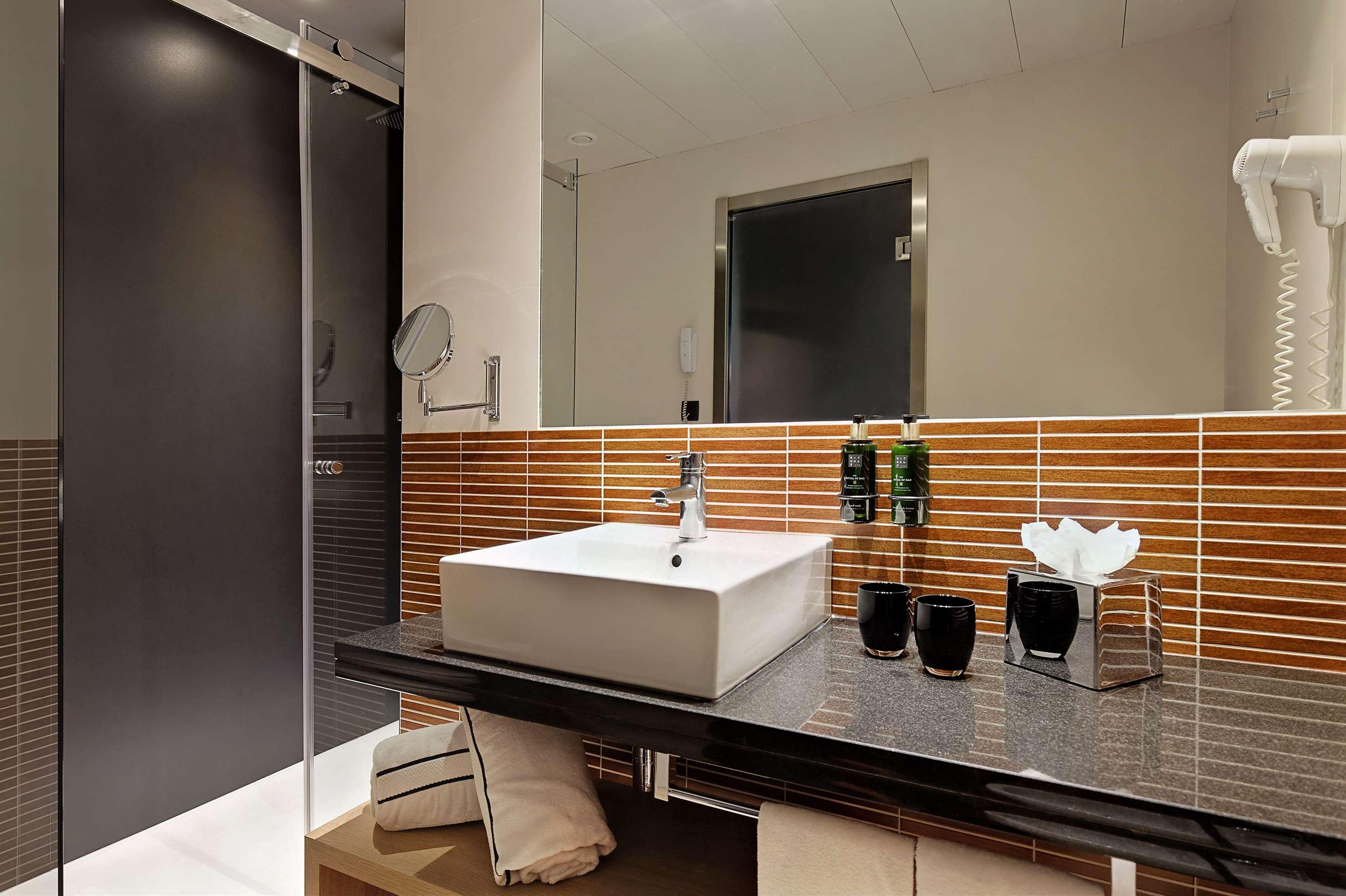 Double Queen Size Bed