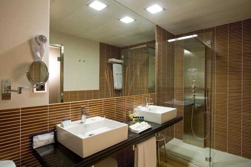 Double Queen Size Bed