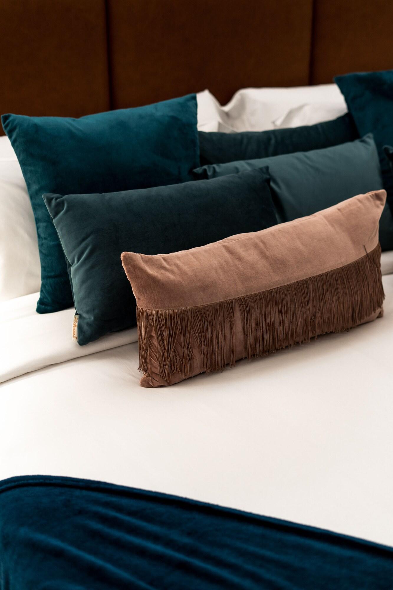 Junior Suite Queen Size Bed