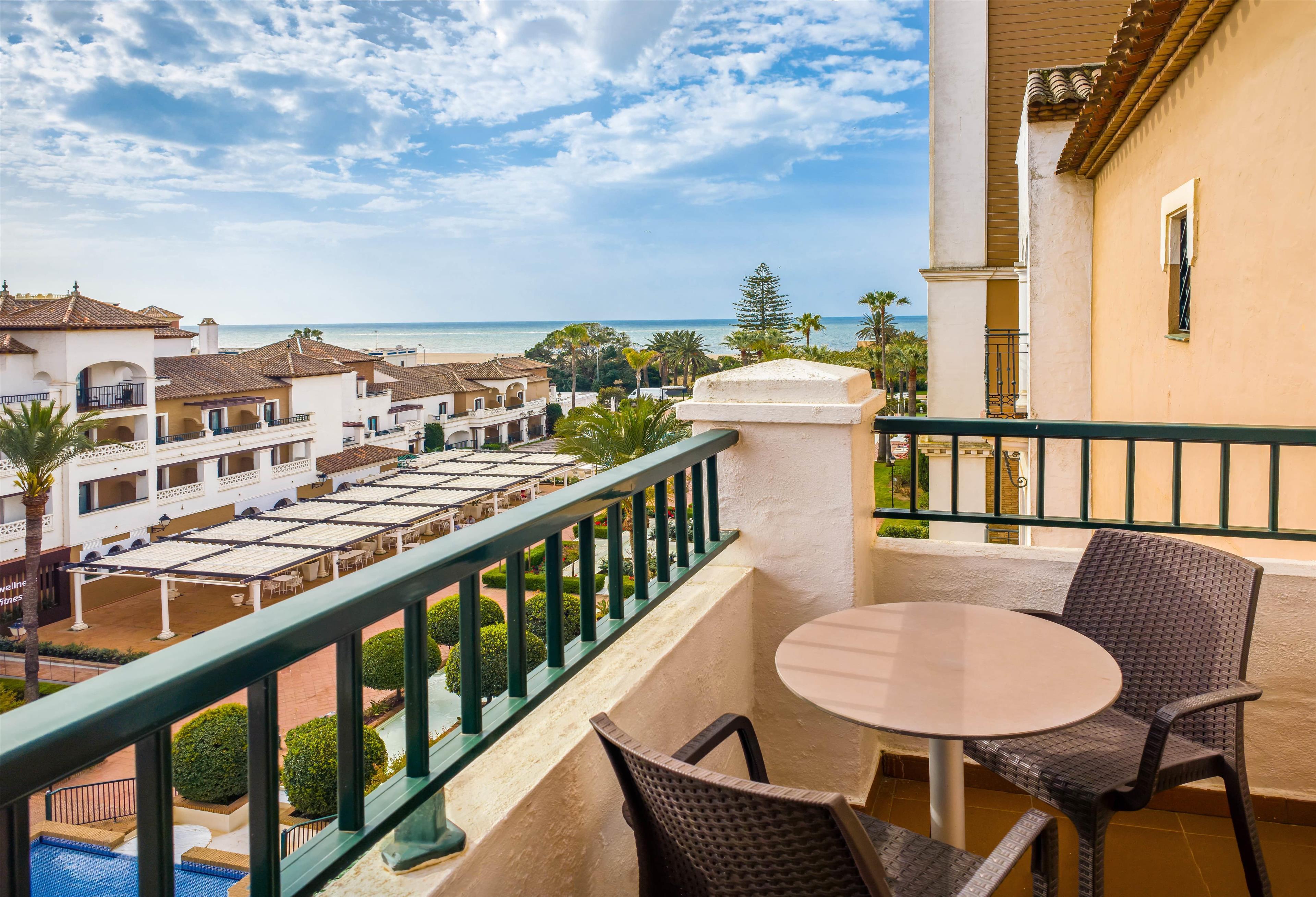 Double or Twin Deluxe Side Sea View