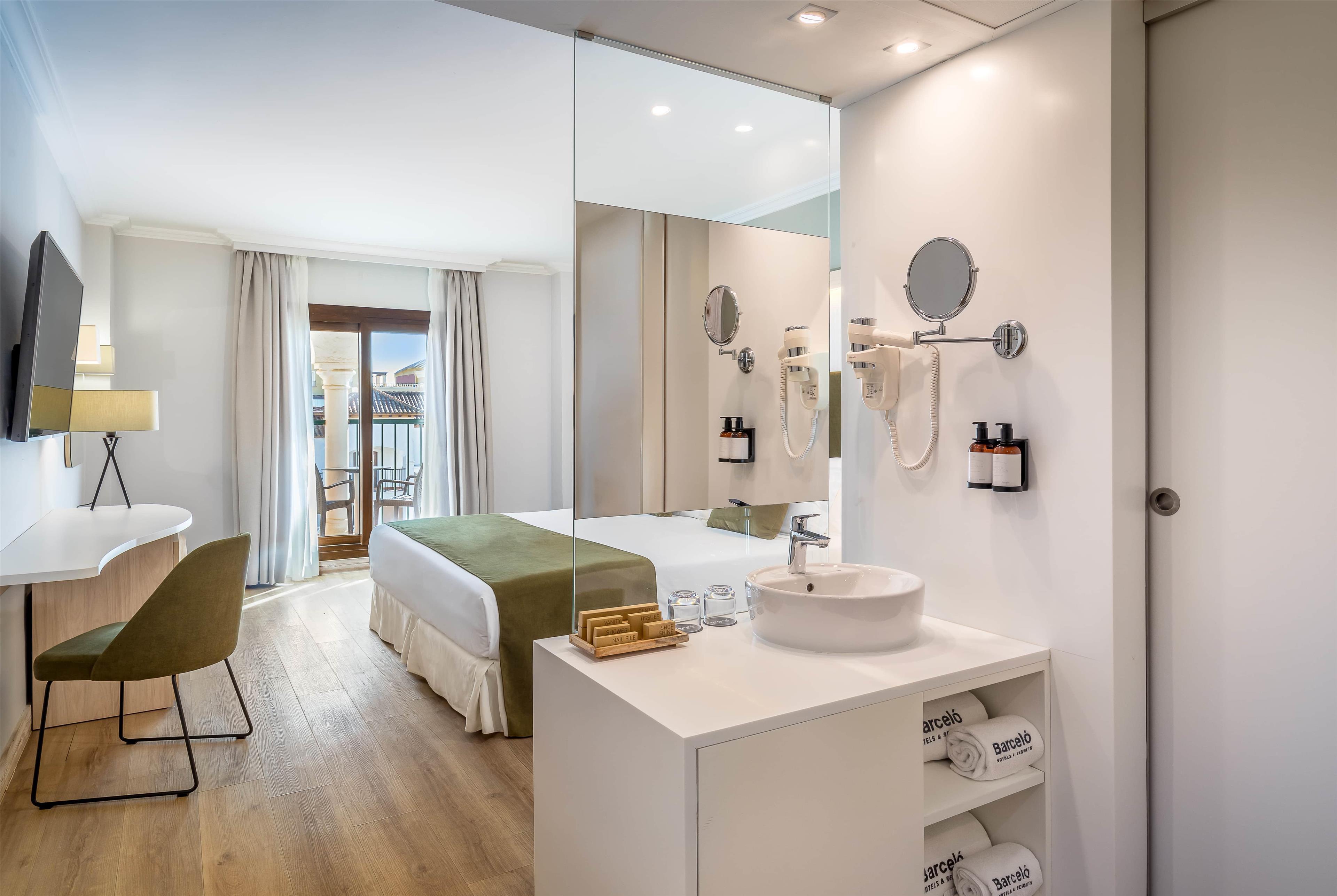 Double or Twin Deluxe Pool View