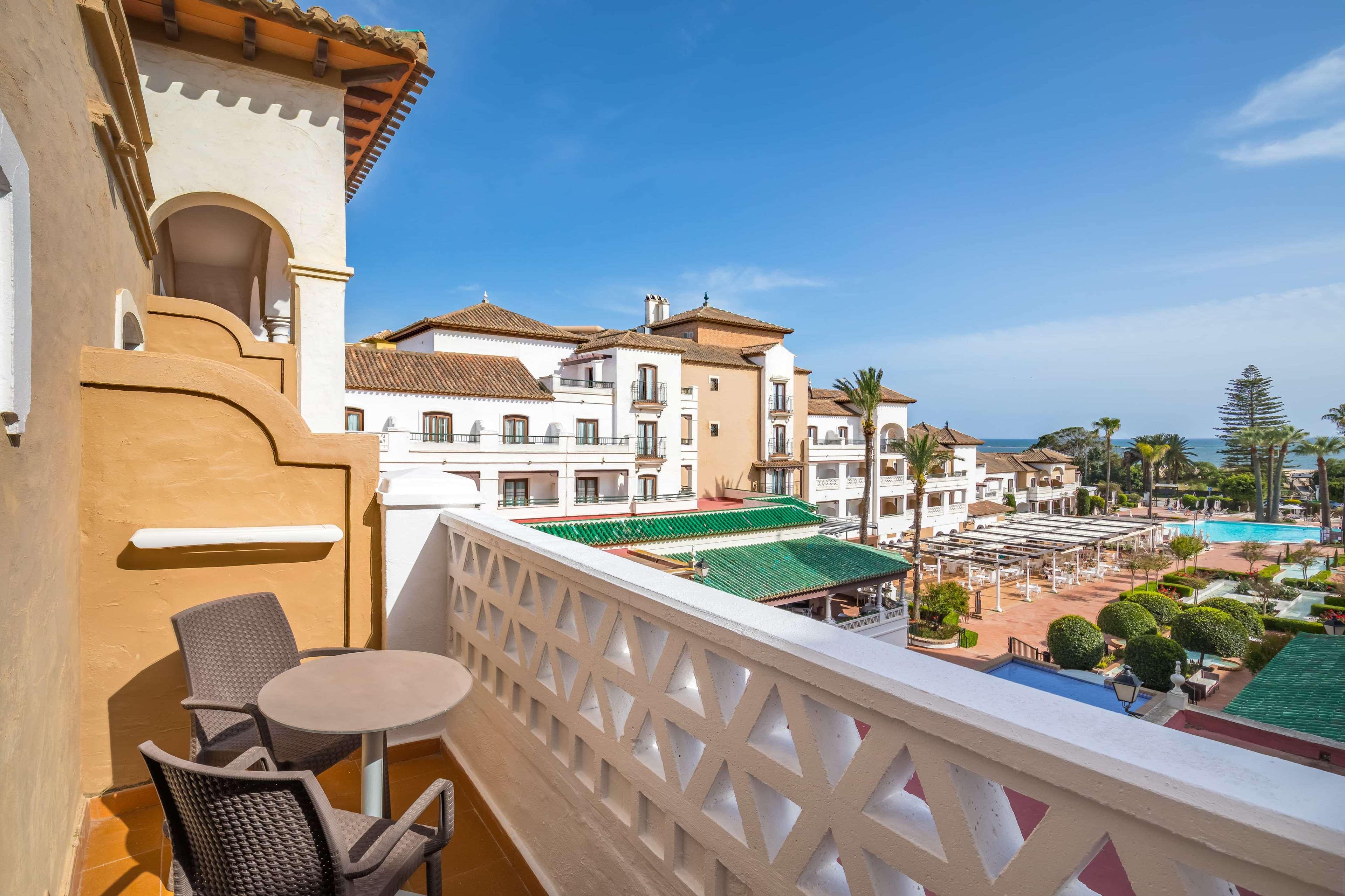 Double or Twin Deluxe Pool View