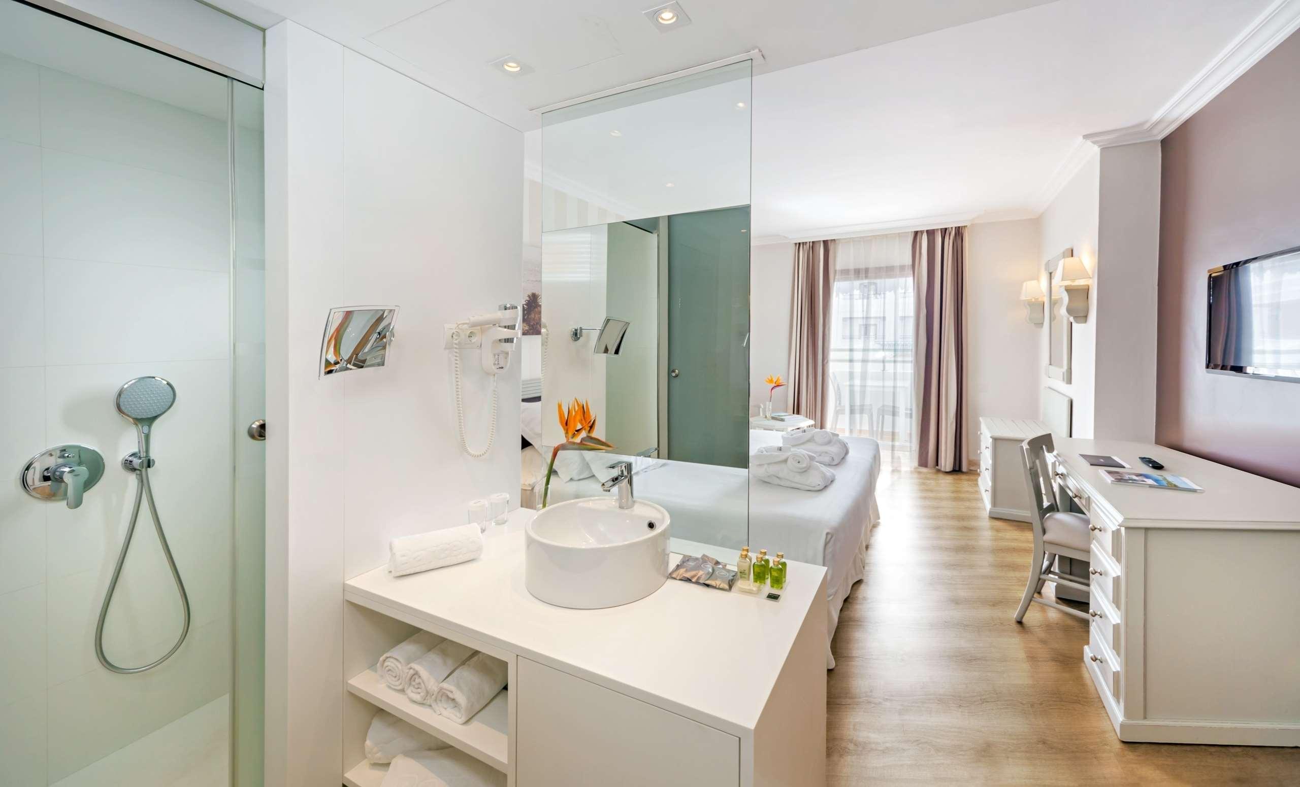 Double or Twin Deluxe