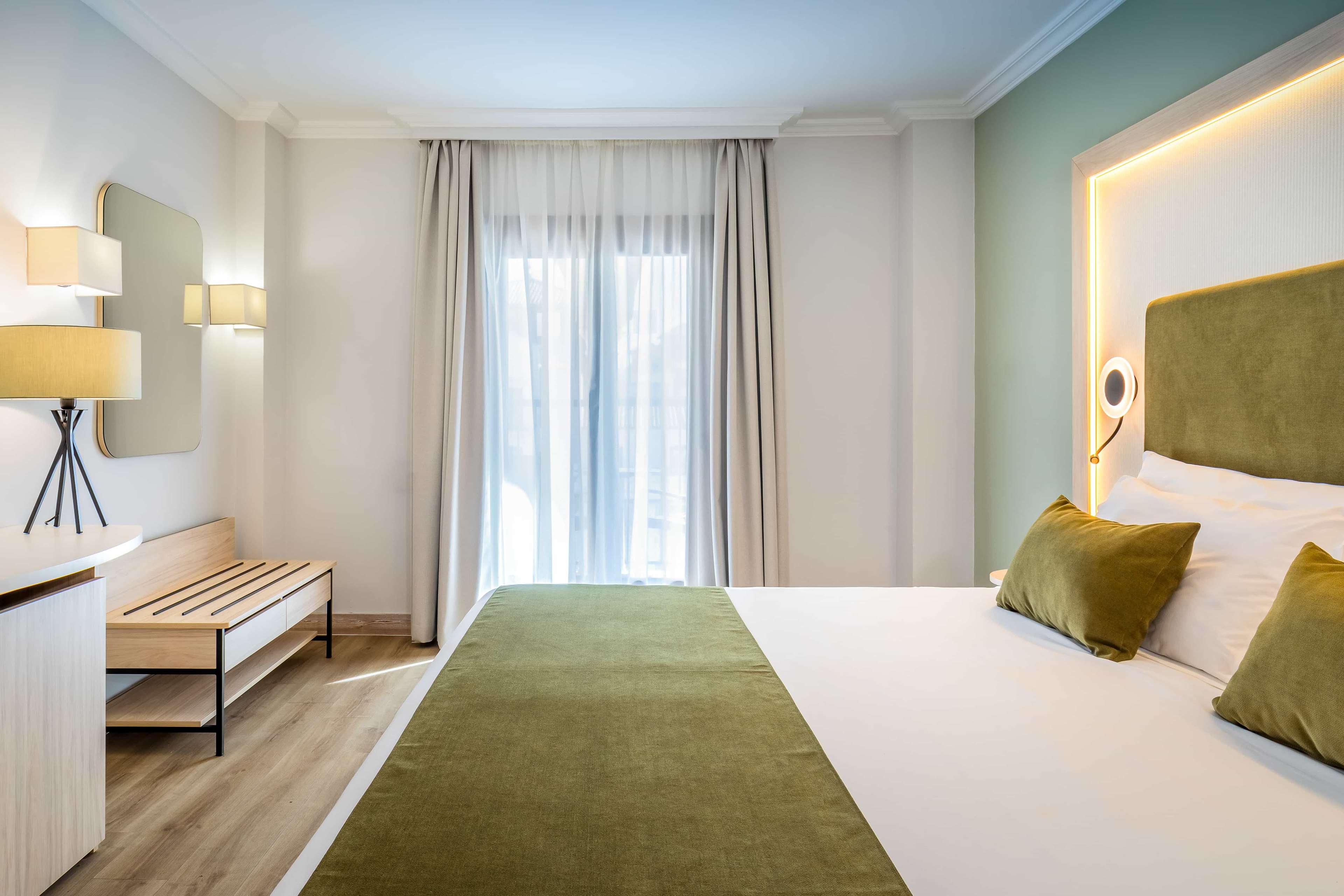 Double or Twin Deluxe