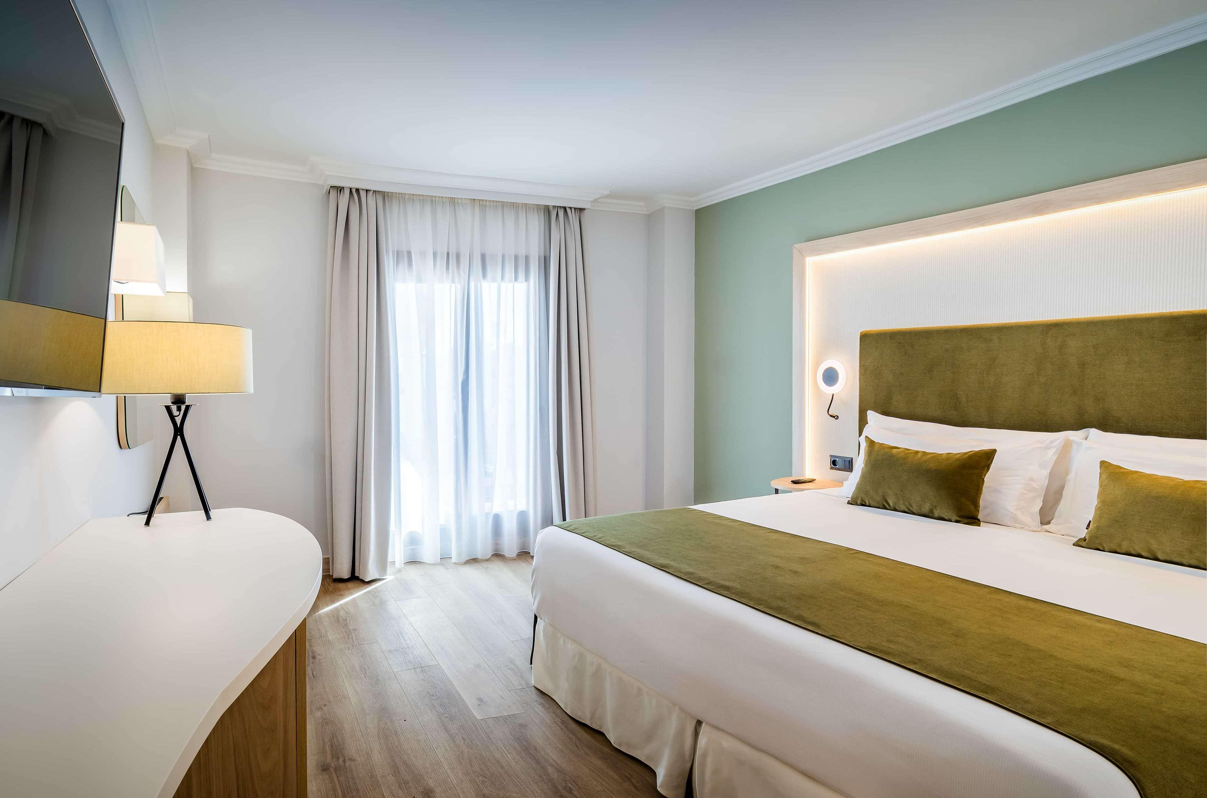 Double or Twin Deluxe