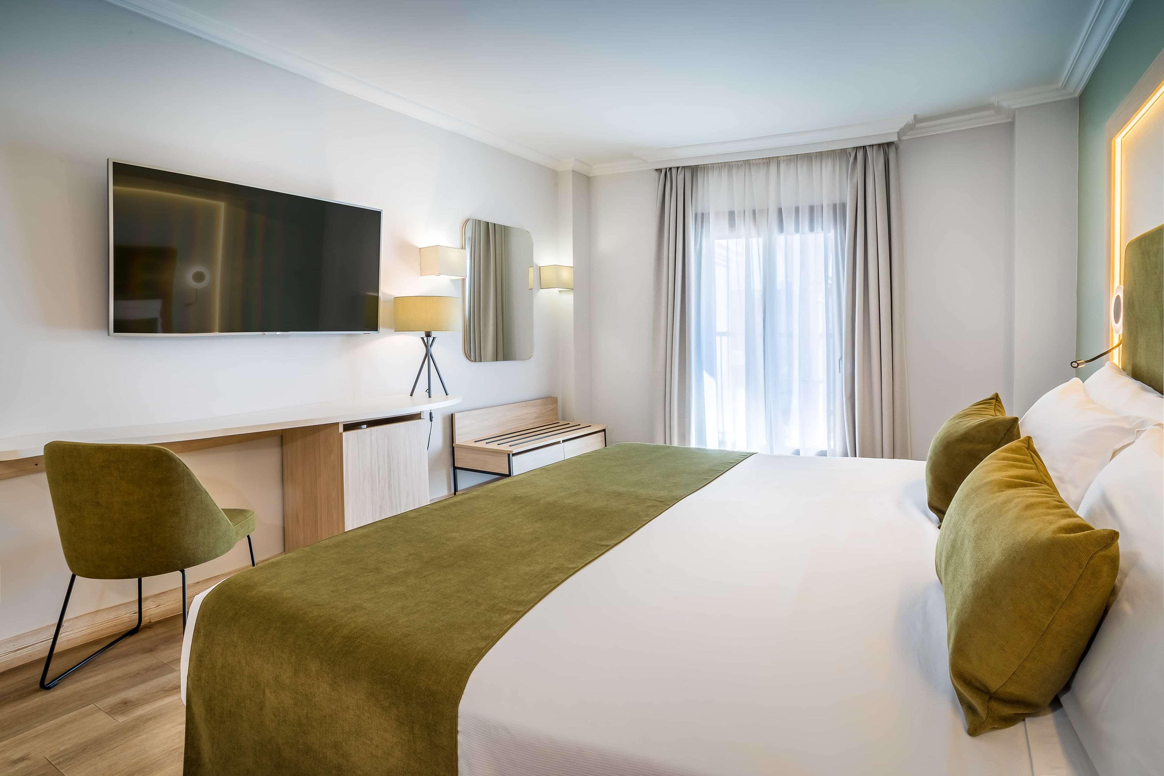 Double or Twin Deluxe