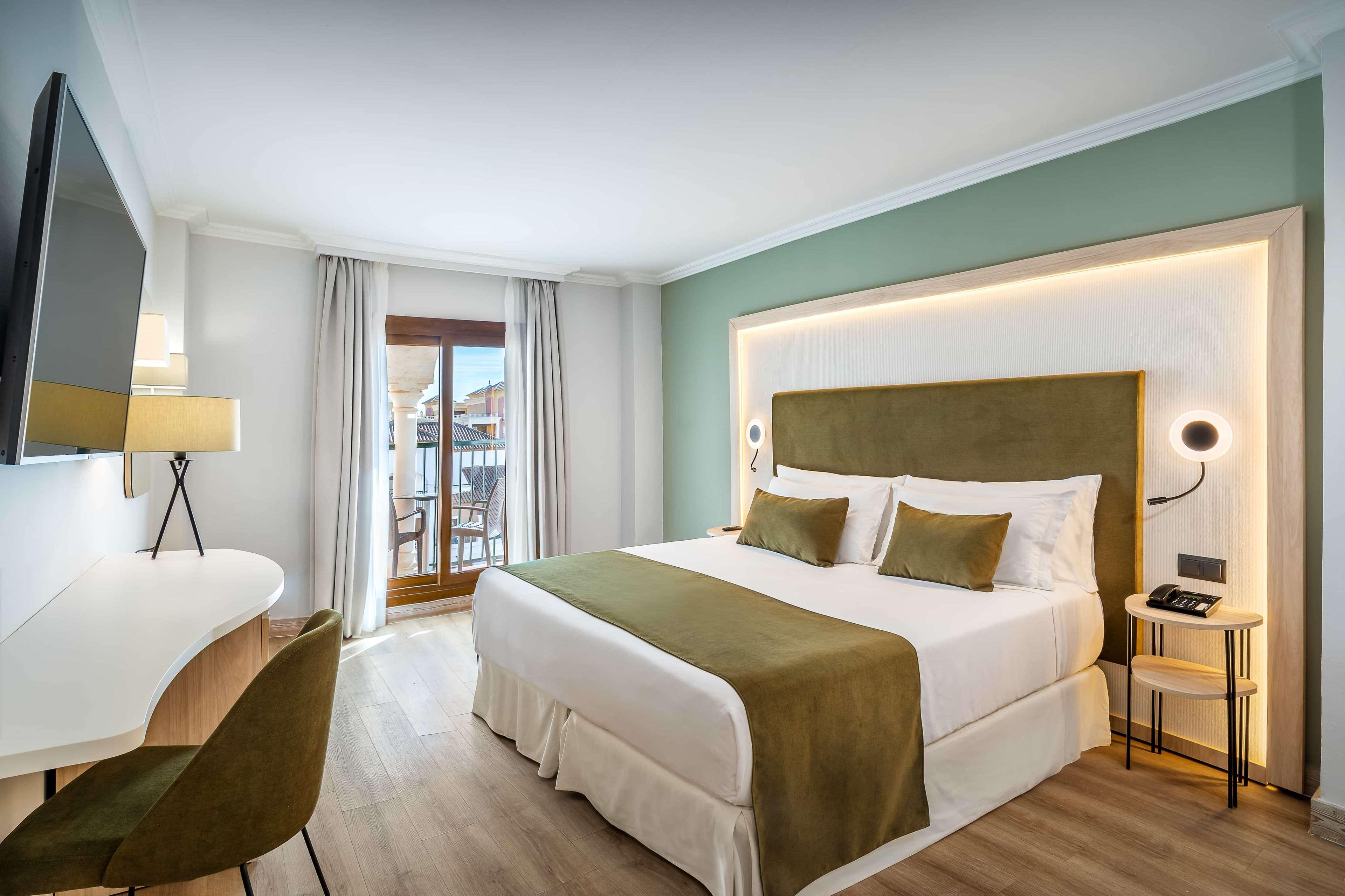 Double or Twin Deluxe Pool View