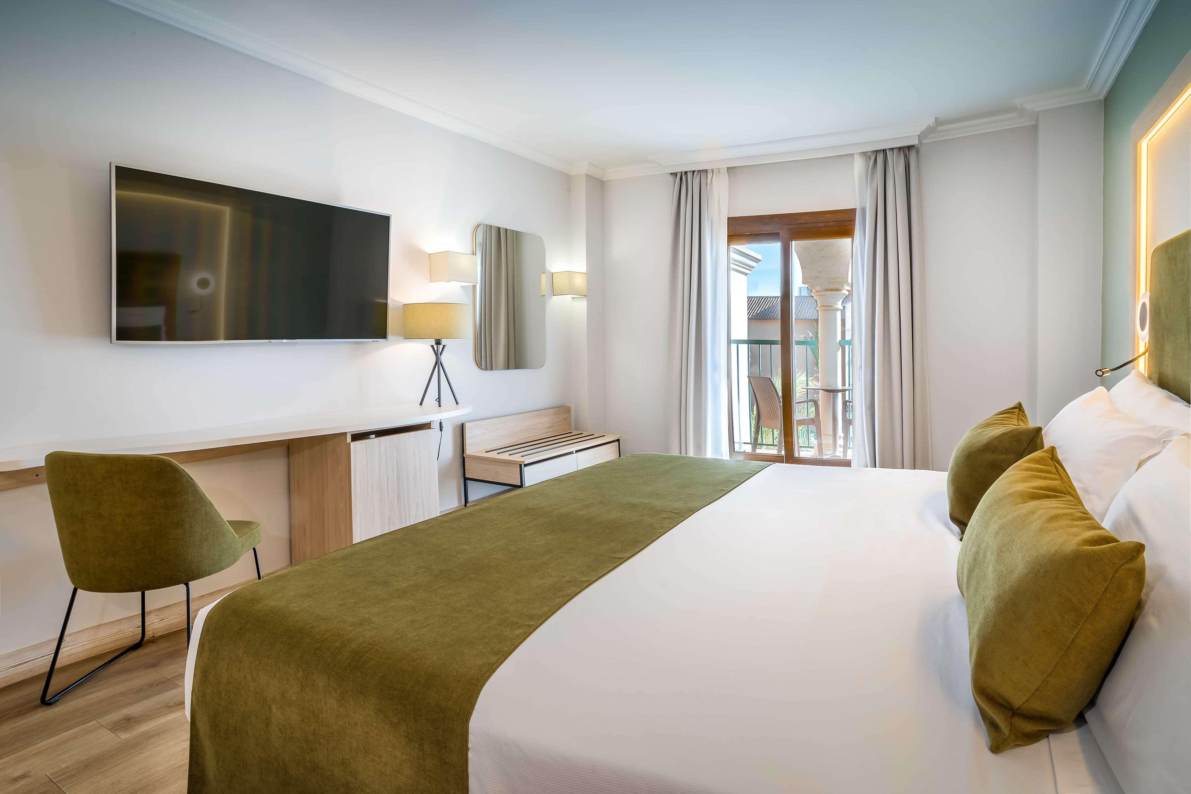 Double or Twin Deluxe Pool View