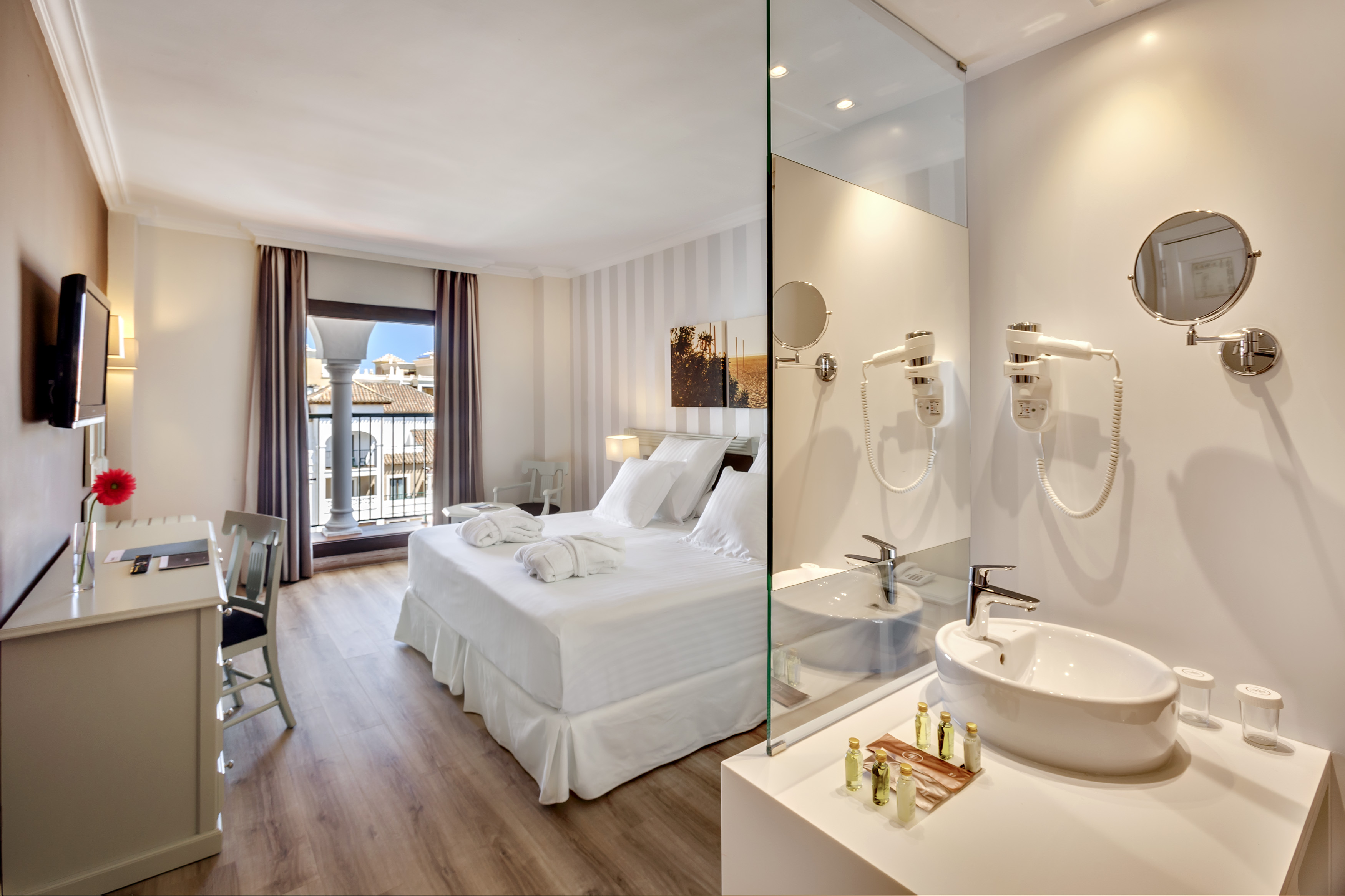 Double or Twin Deluxe Pool View