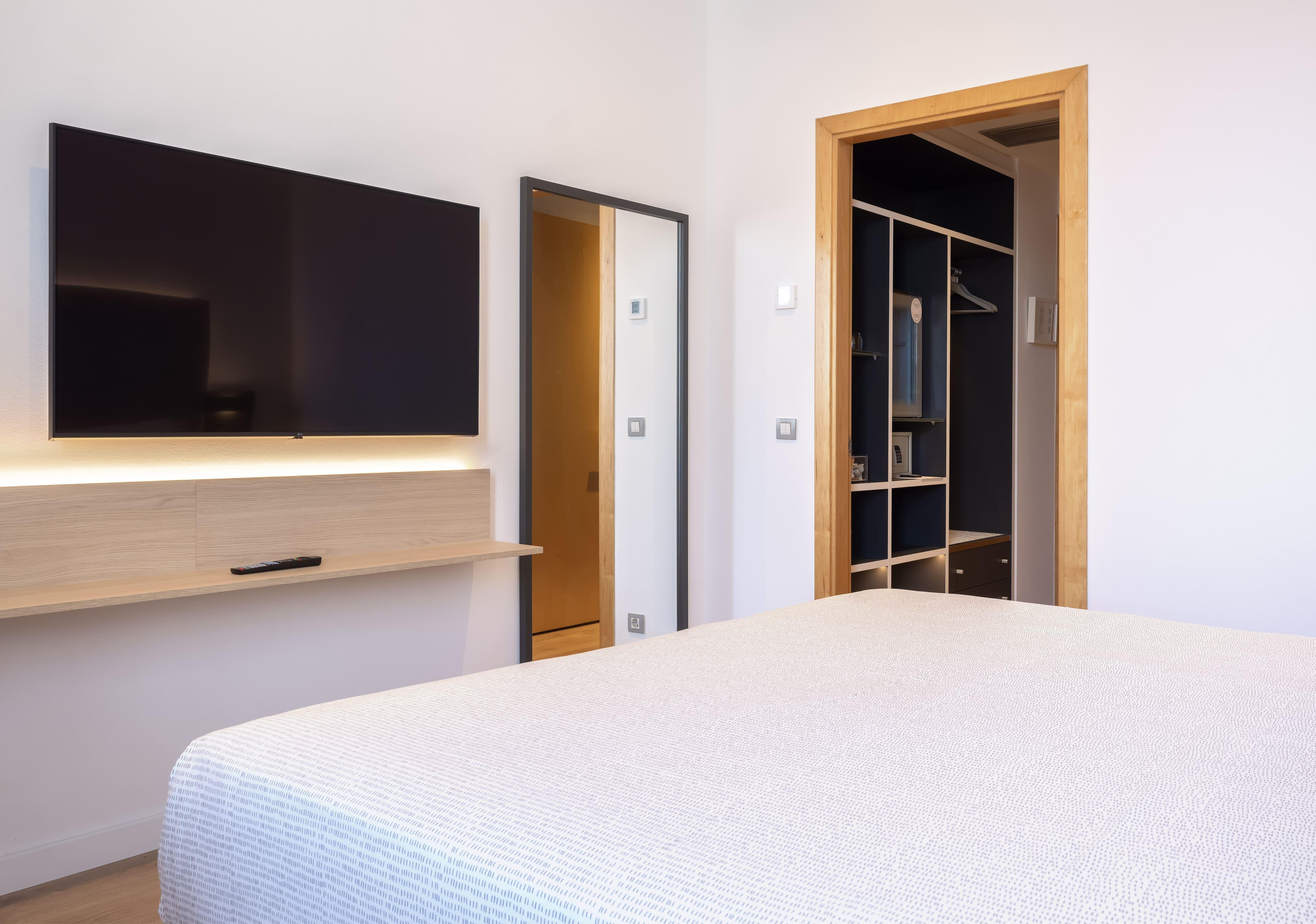 Double or Twin Standard