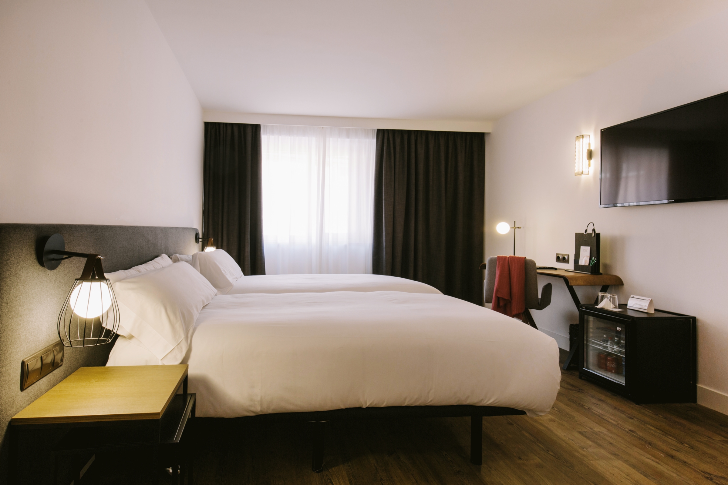 Double or Twin Deluxe Capacity 4