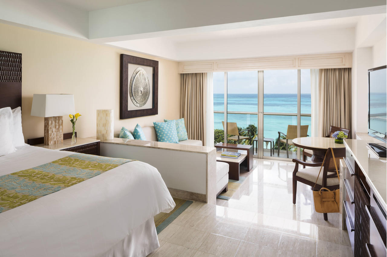 Suite Ocean Front King Bed