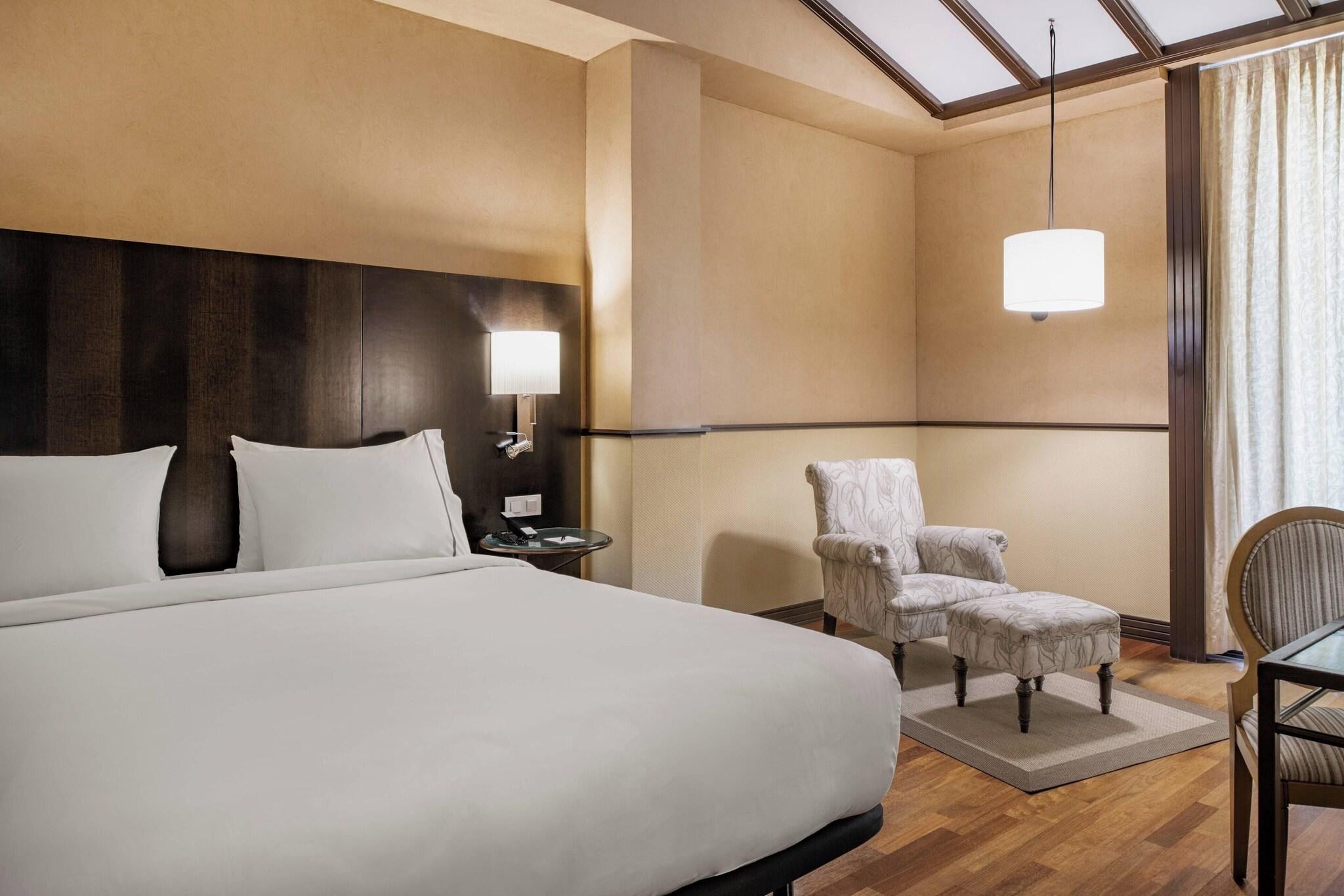 Double Superior King Bed