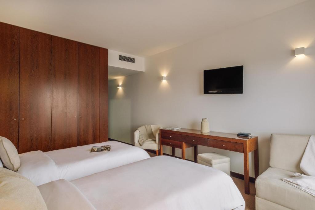 Double or Twin Capacity 3