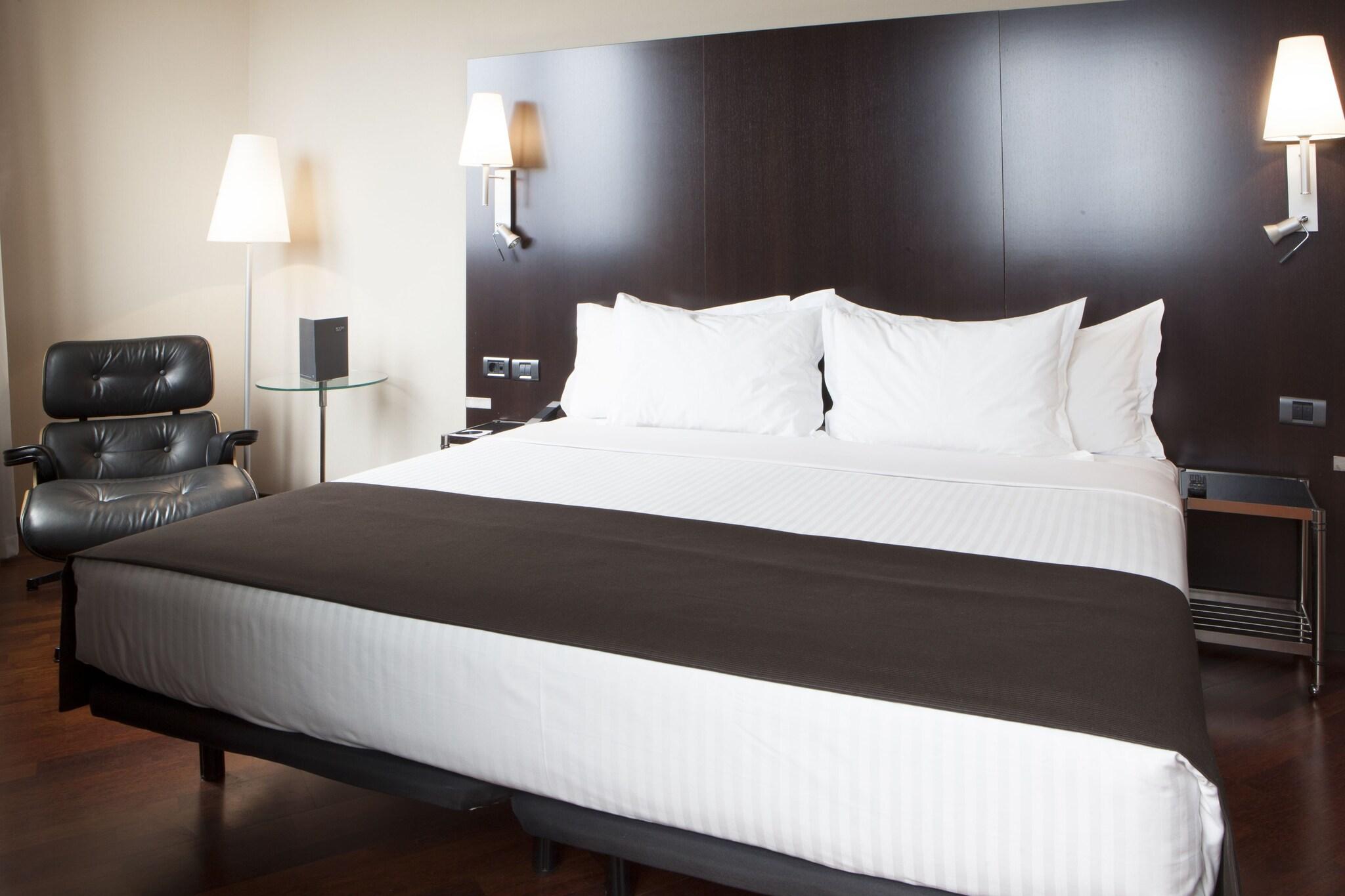 Double Queen Size Bed