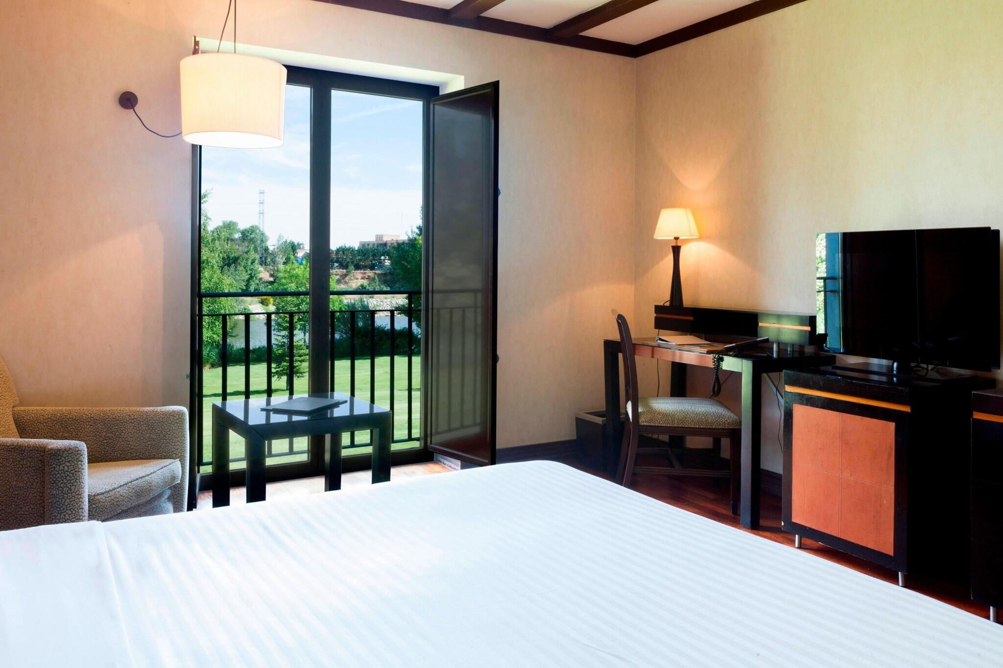 Double Superior King Bed