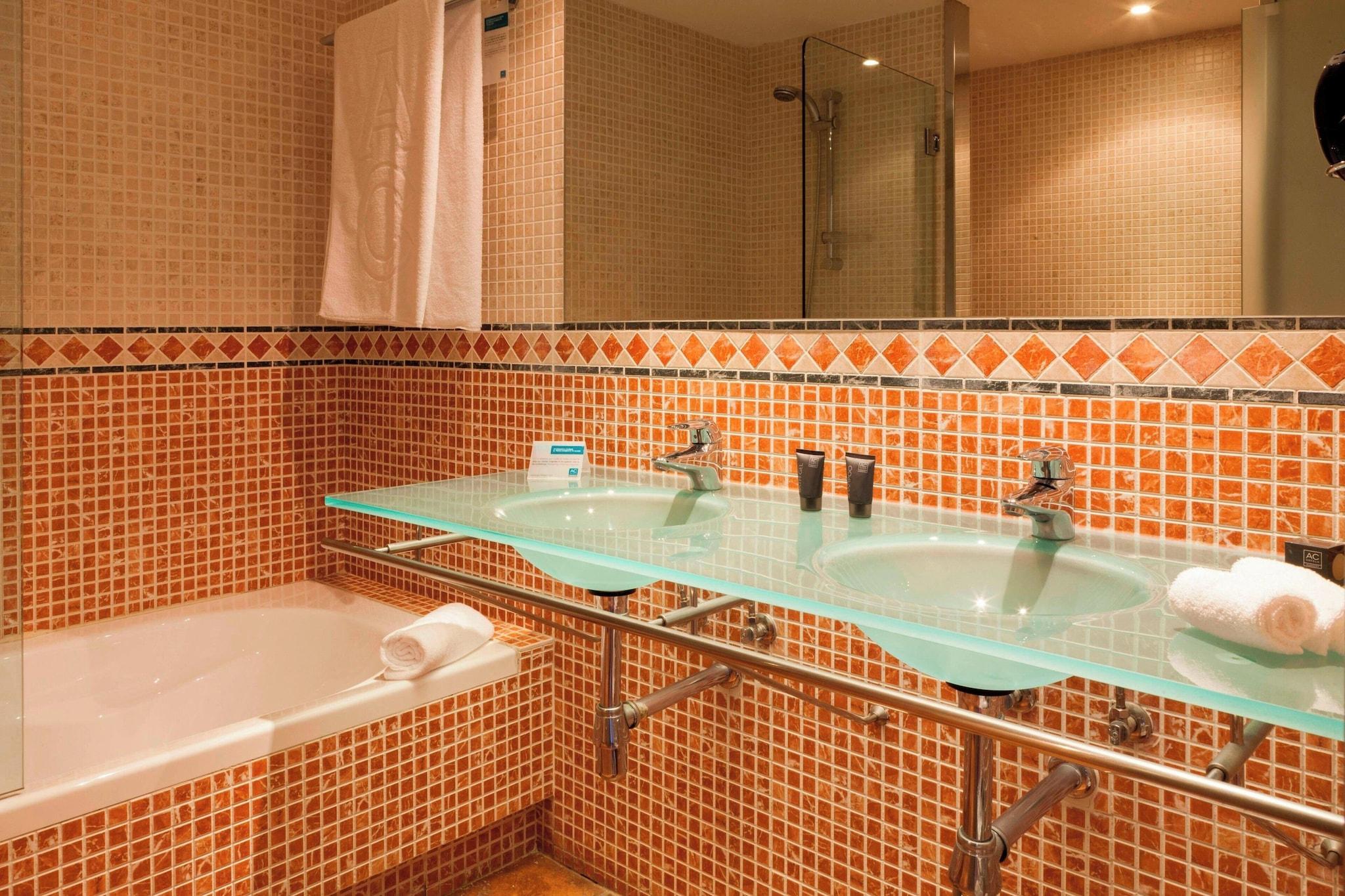 Double Superior King Bed