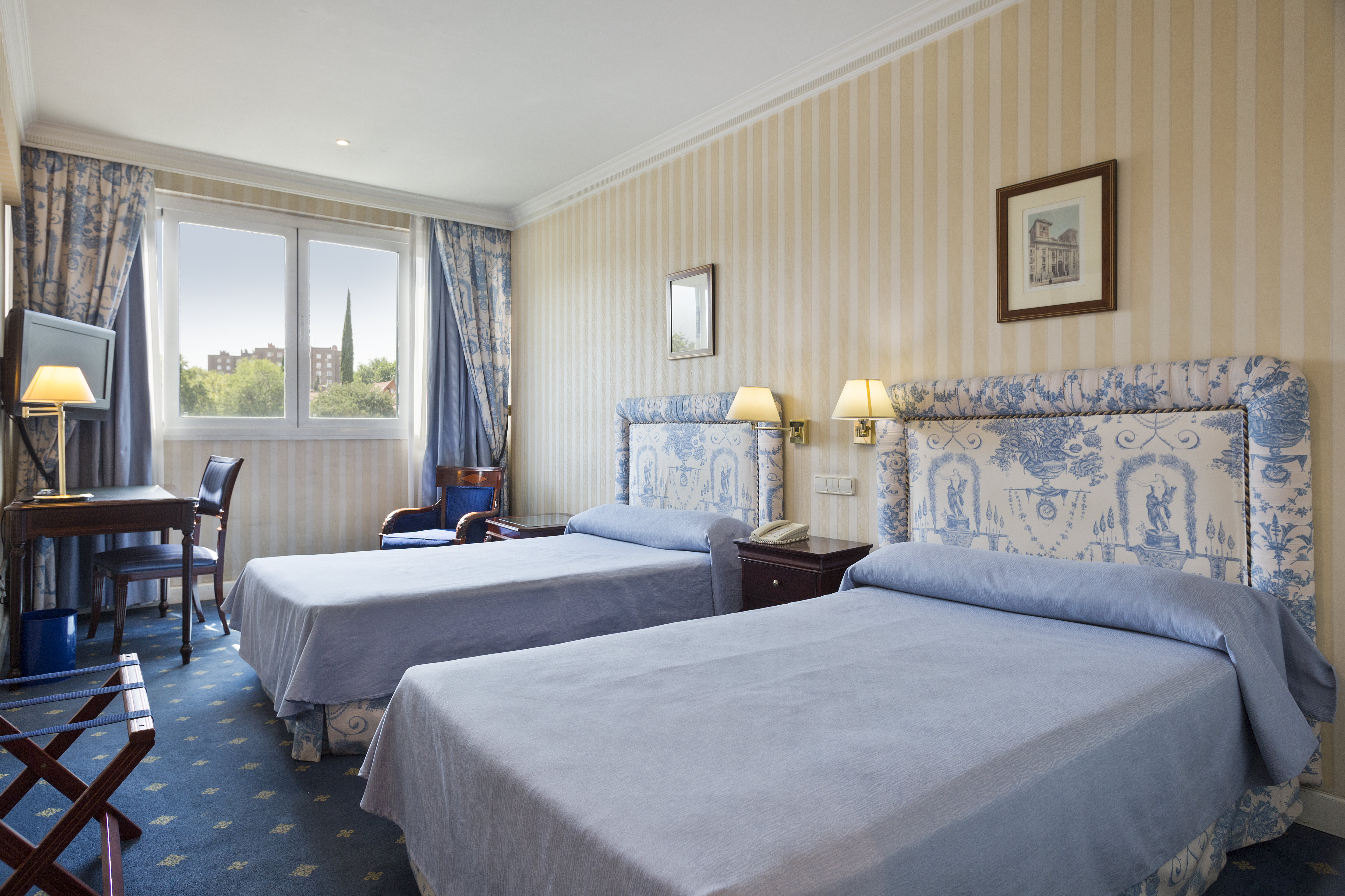 Double or Twin Standard