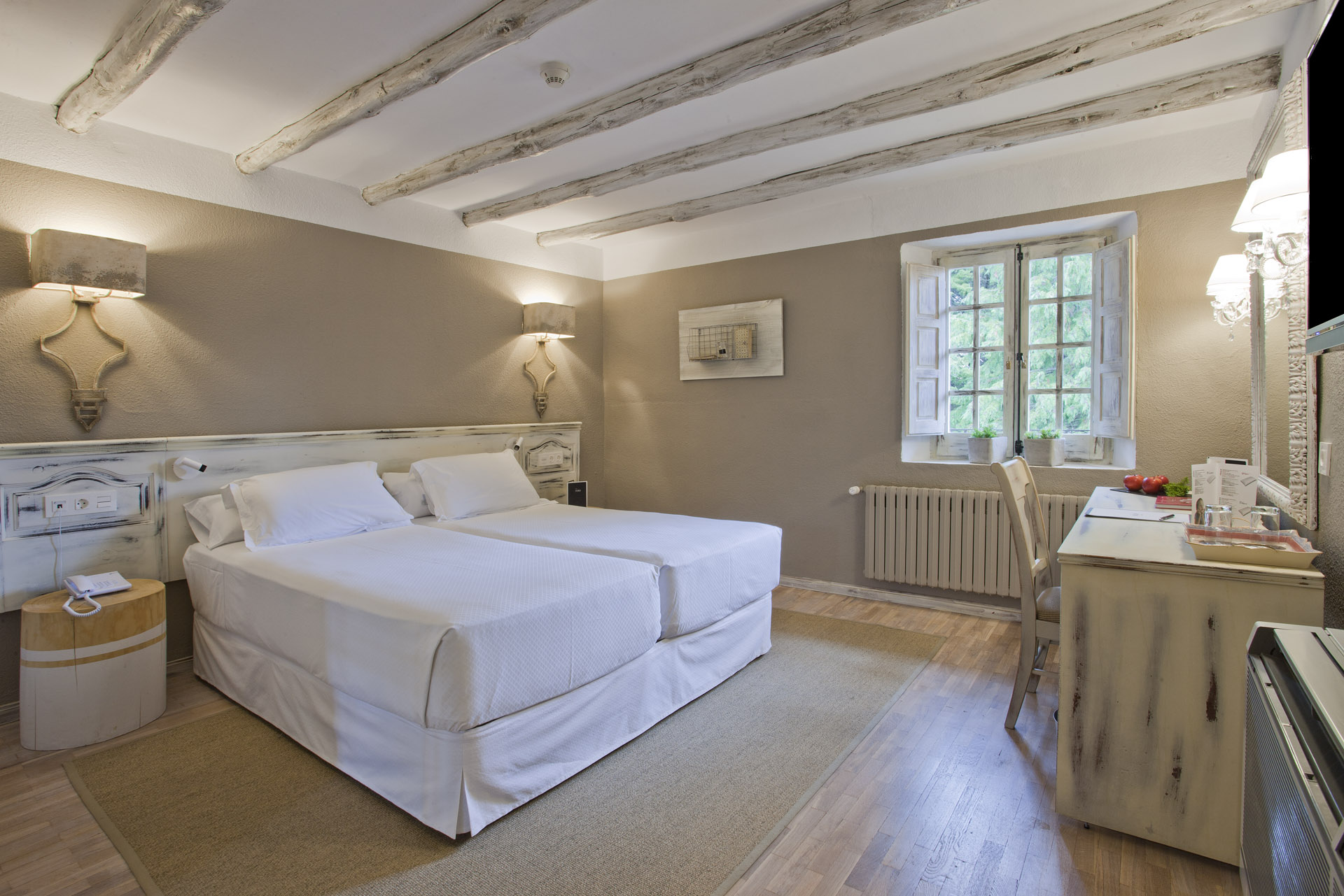 Double or Twin Standard