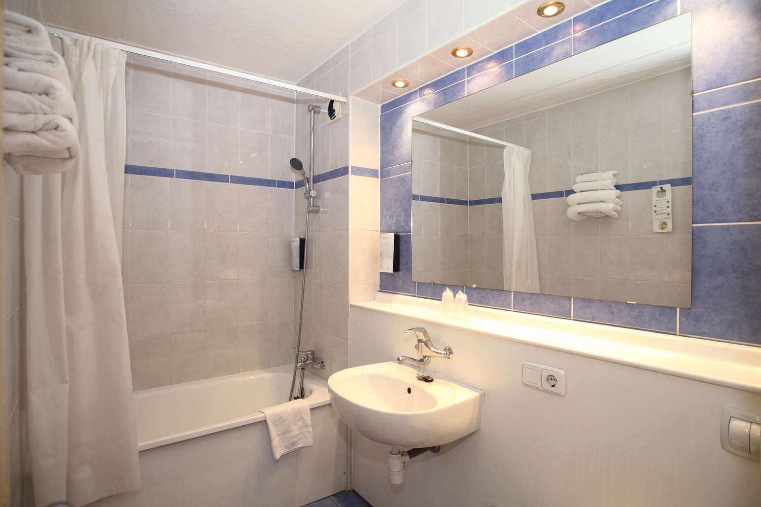 Double or Twin Capacity 3