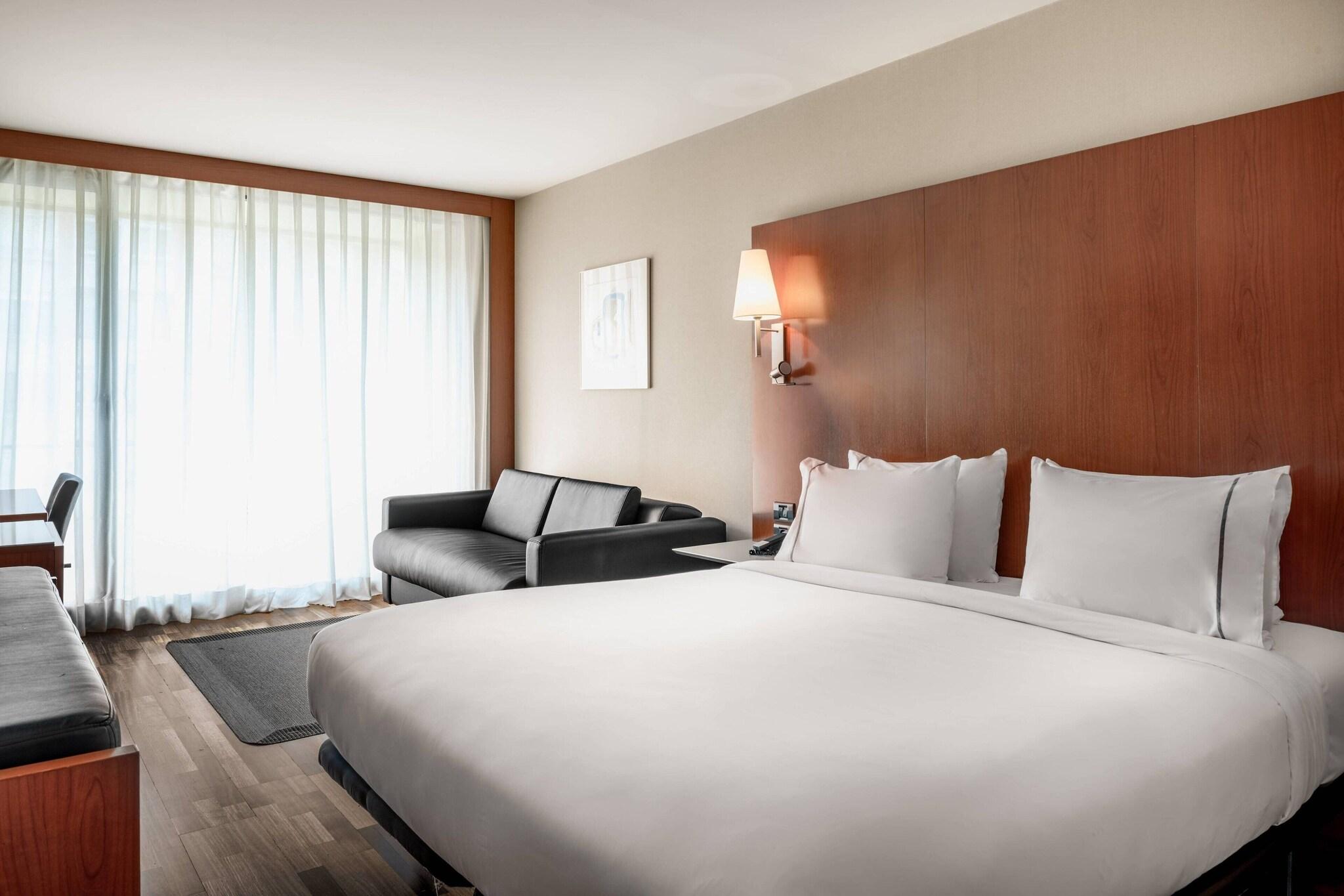 Double King Size Bed