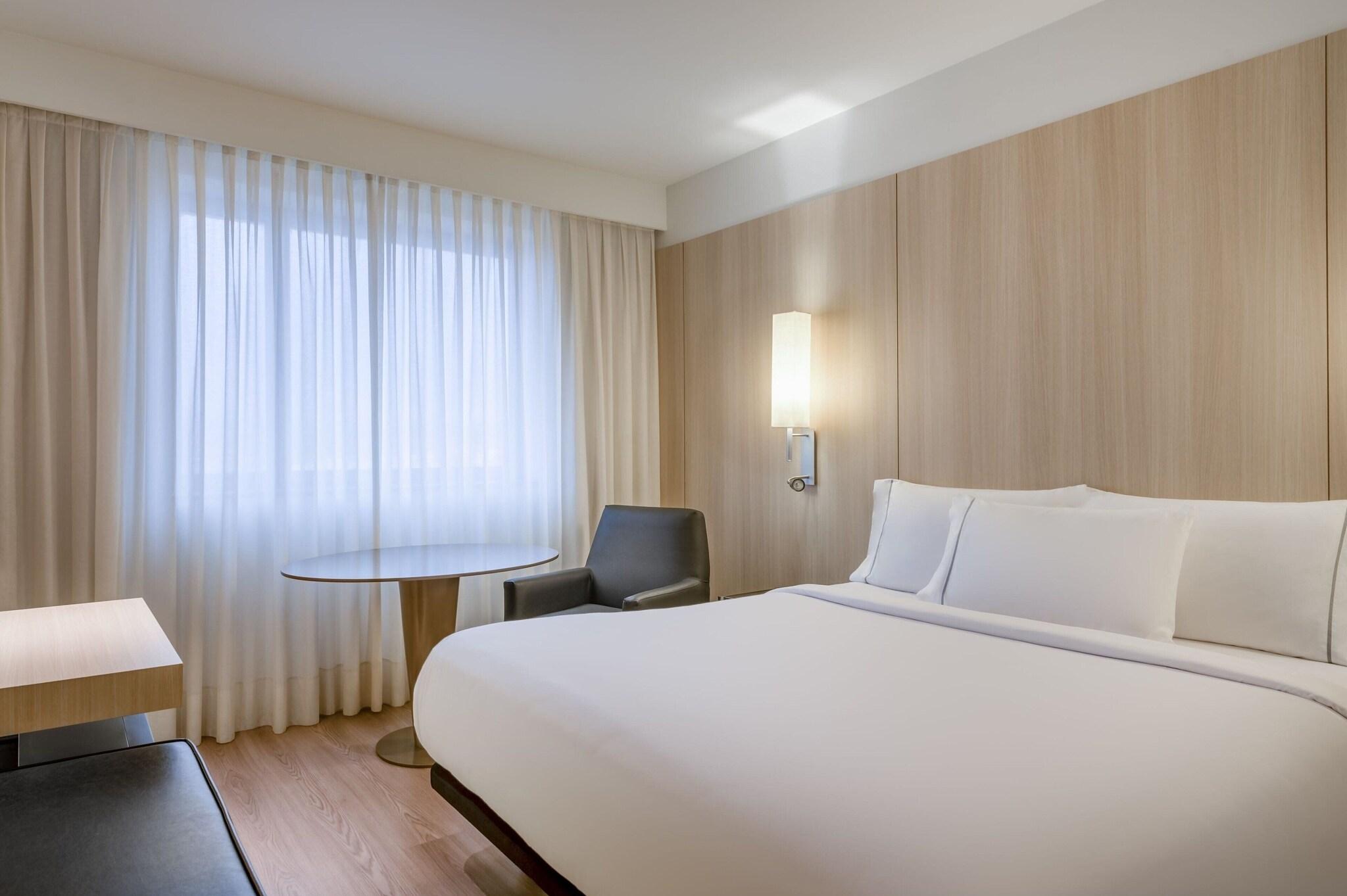 Double Queen Size Bed