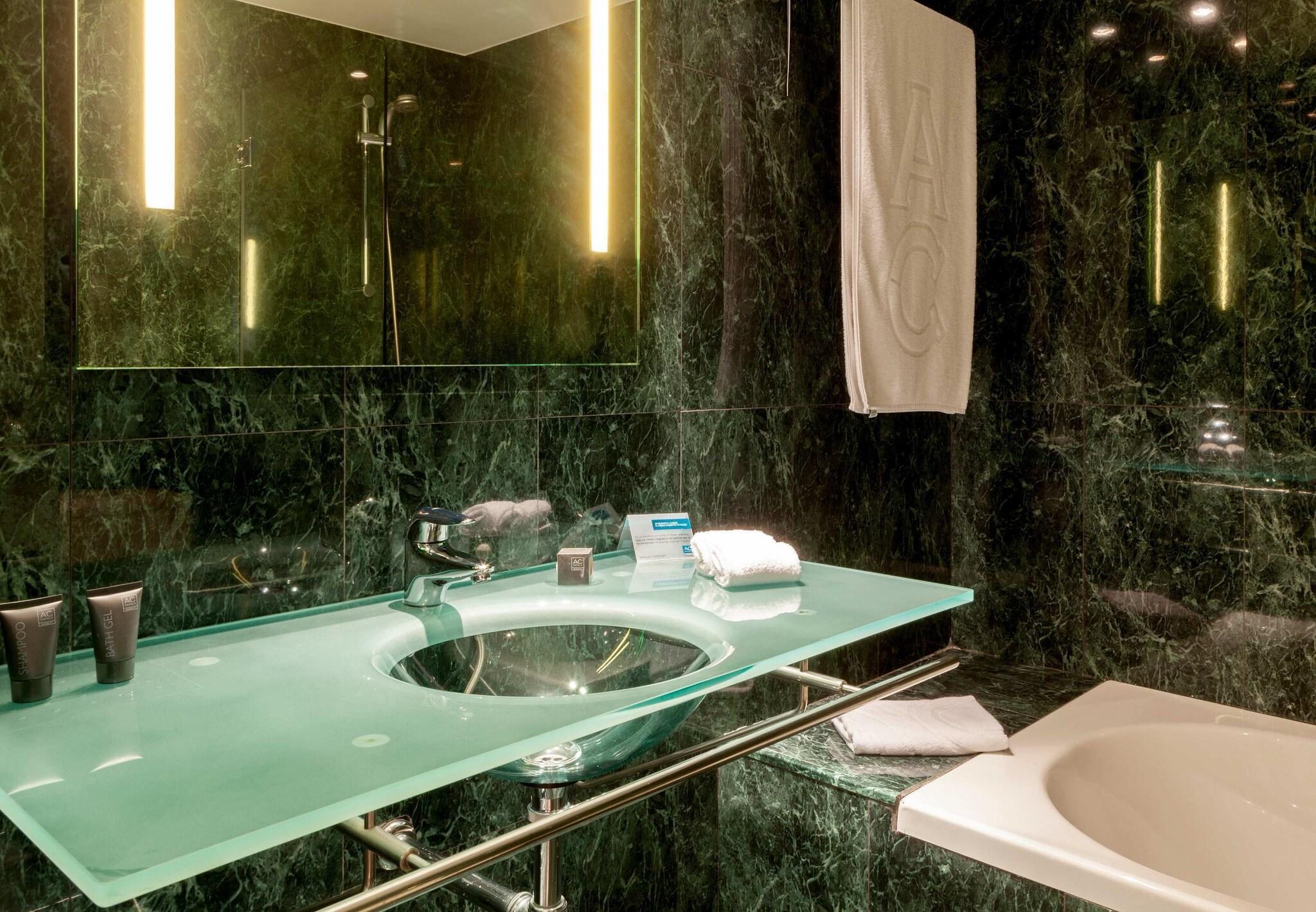 Double Queen Size Bed