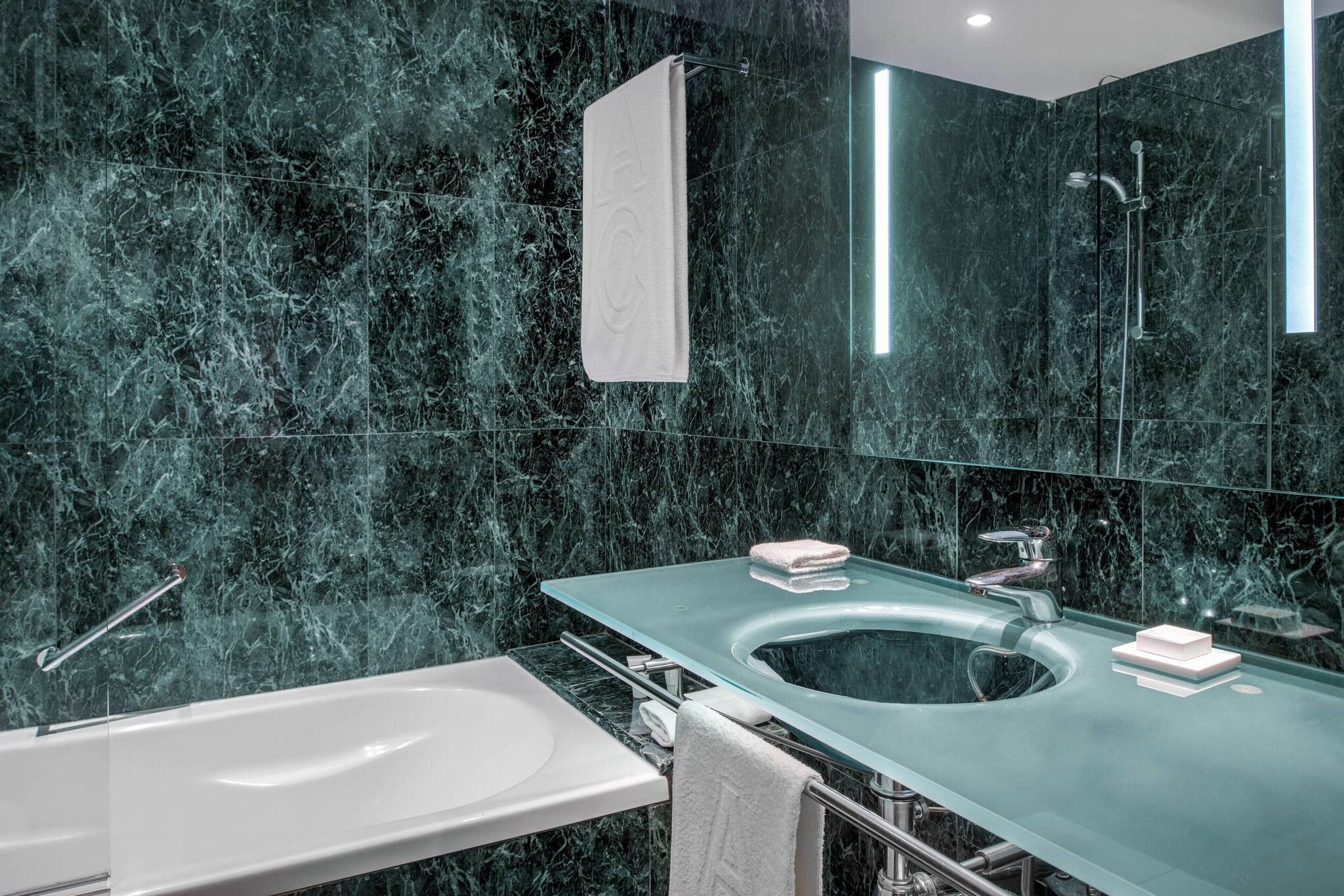 Double Queen Size Bed