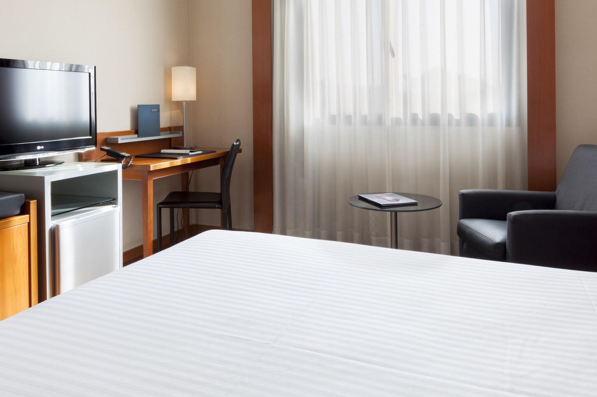 Double Queen Size Bed