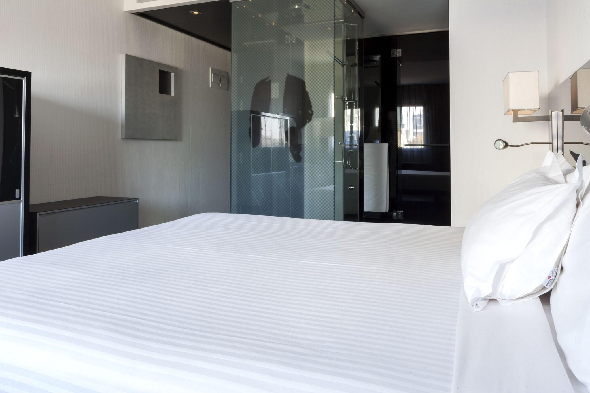 Double Queen Size Bed