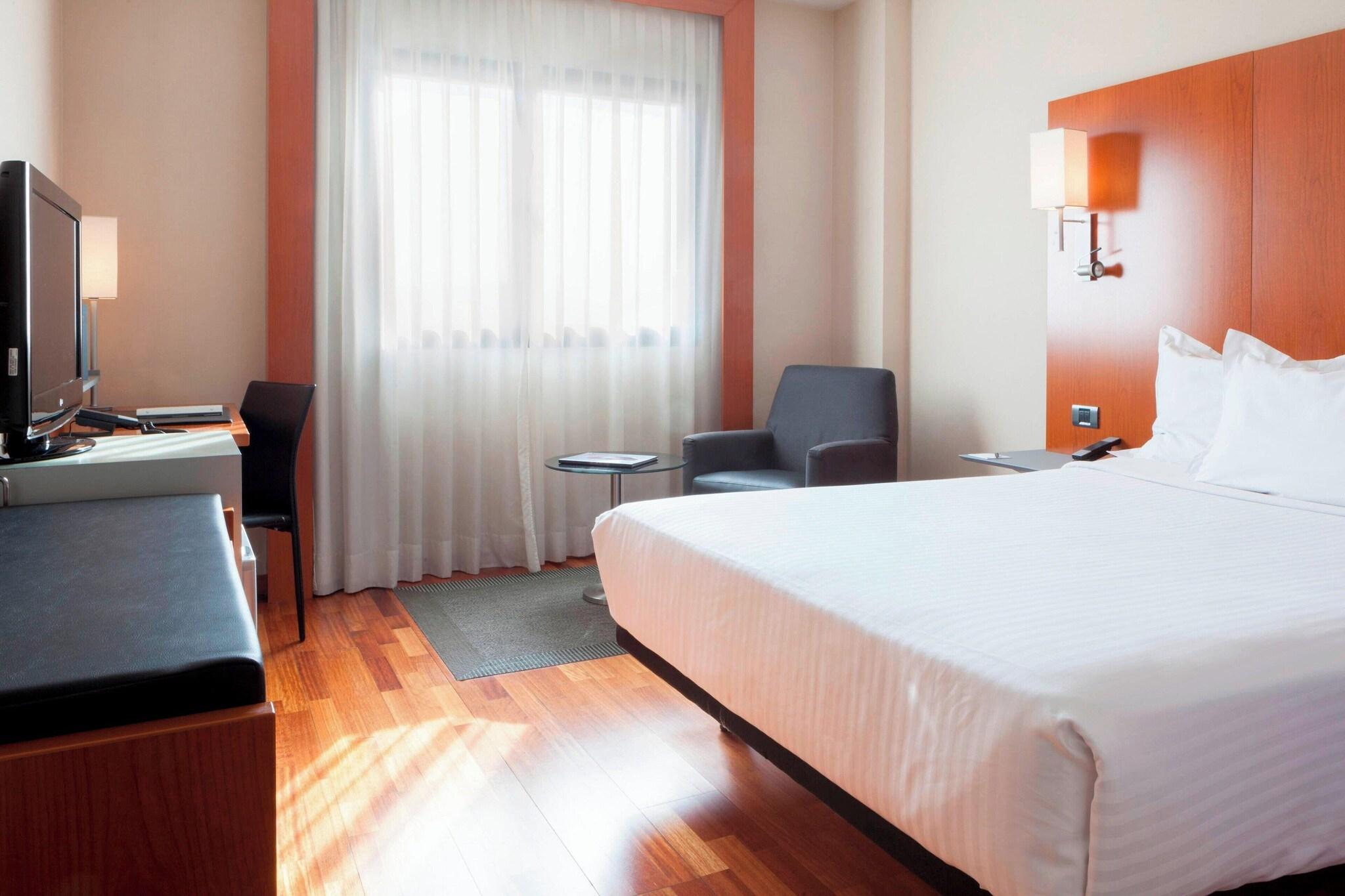 Double Queen Size Bed