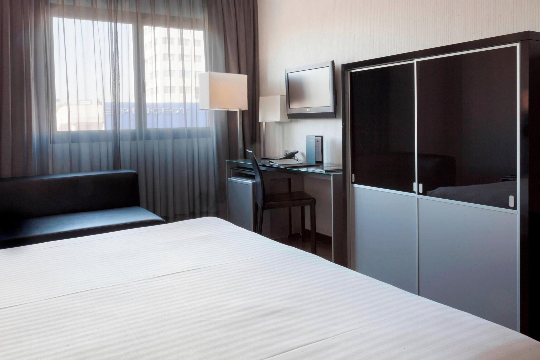 Double King Size Bed