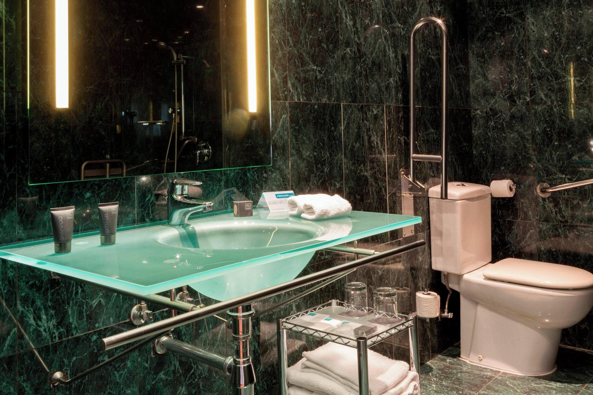 Double Queen Size Bed