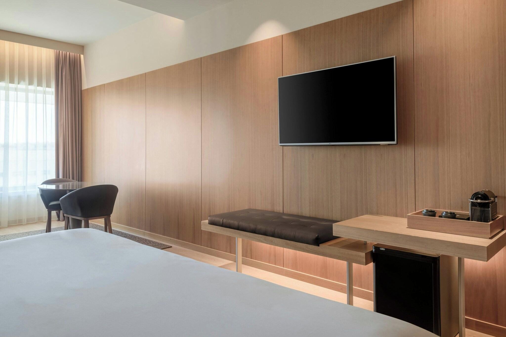 Double Superior King Bed