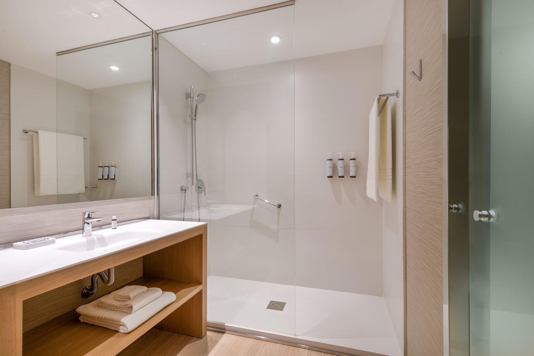 Double Superior King Bed