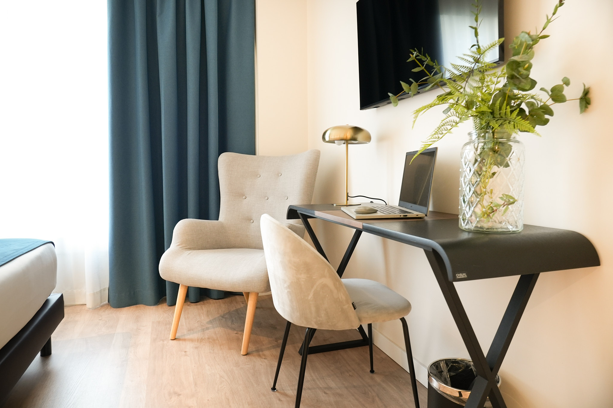 Double Single Executive