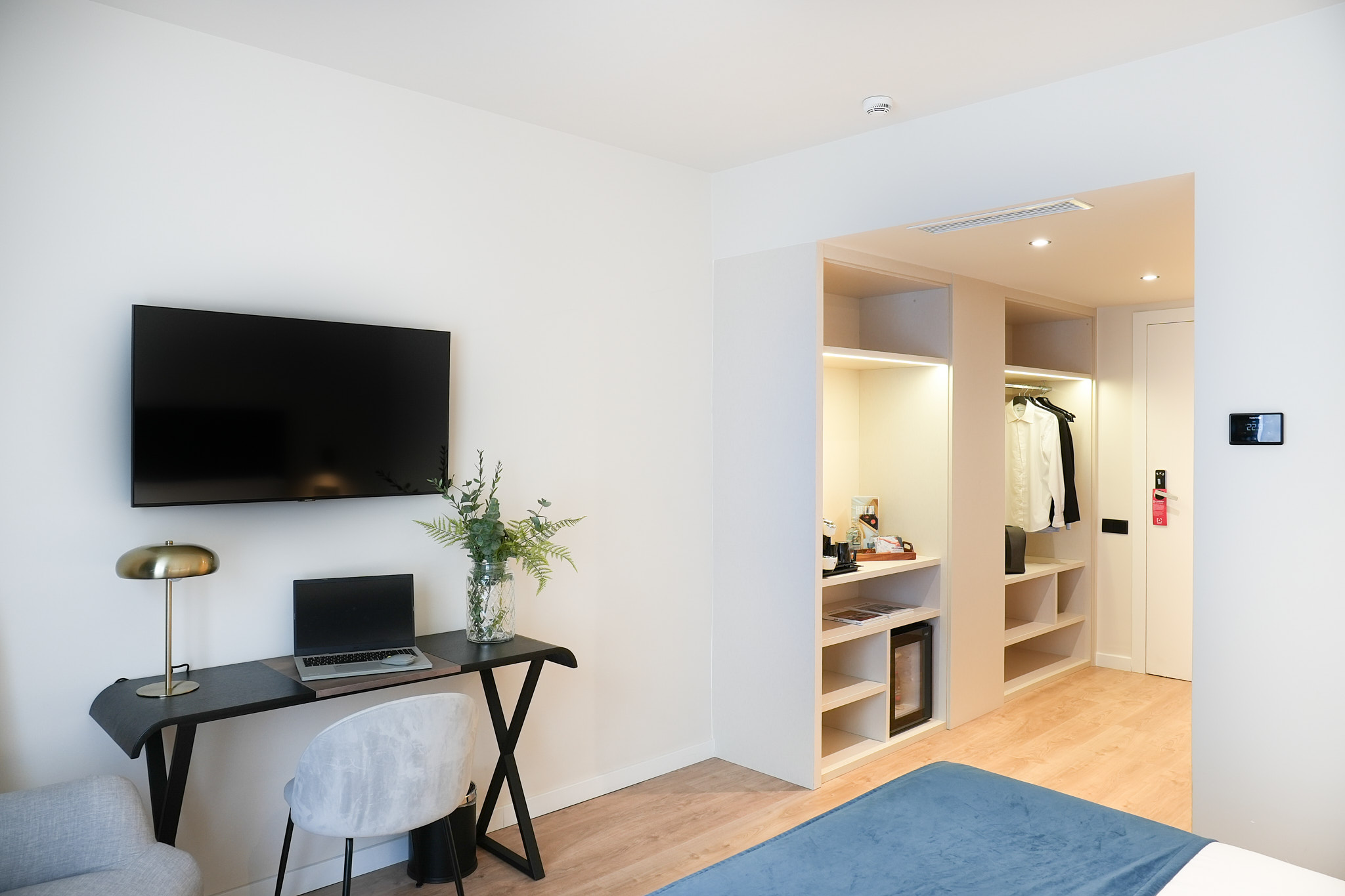 Double Single Executive