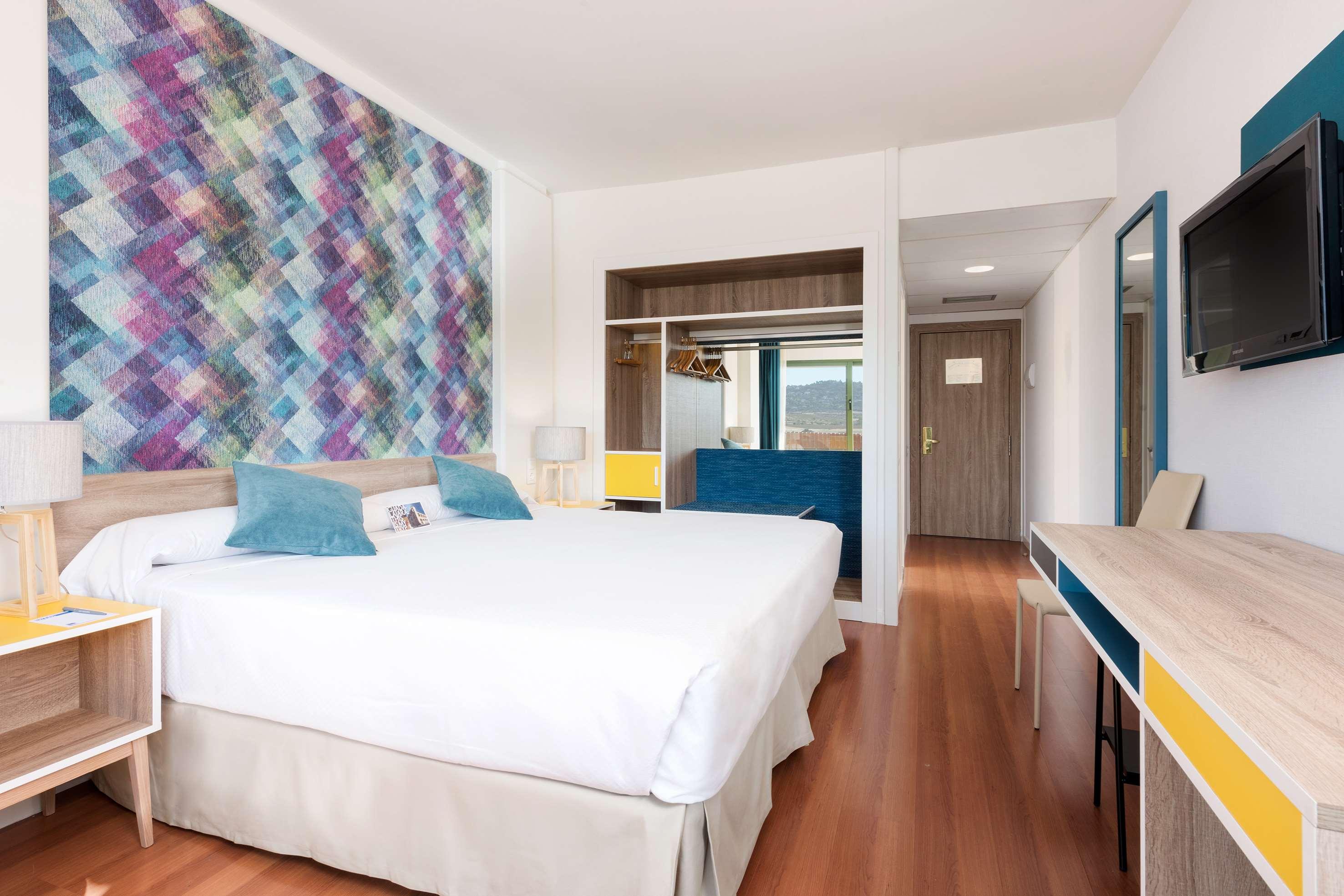 Double Queen Size Bed