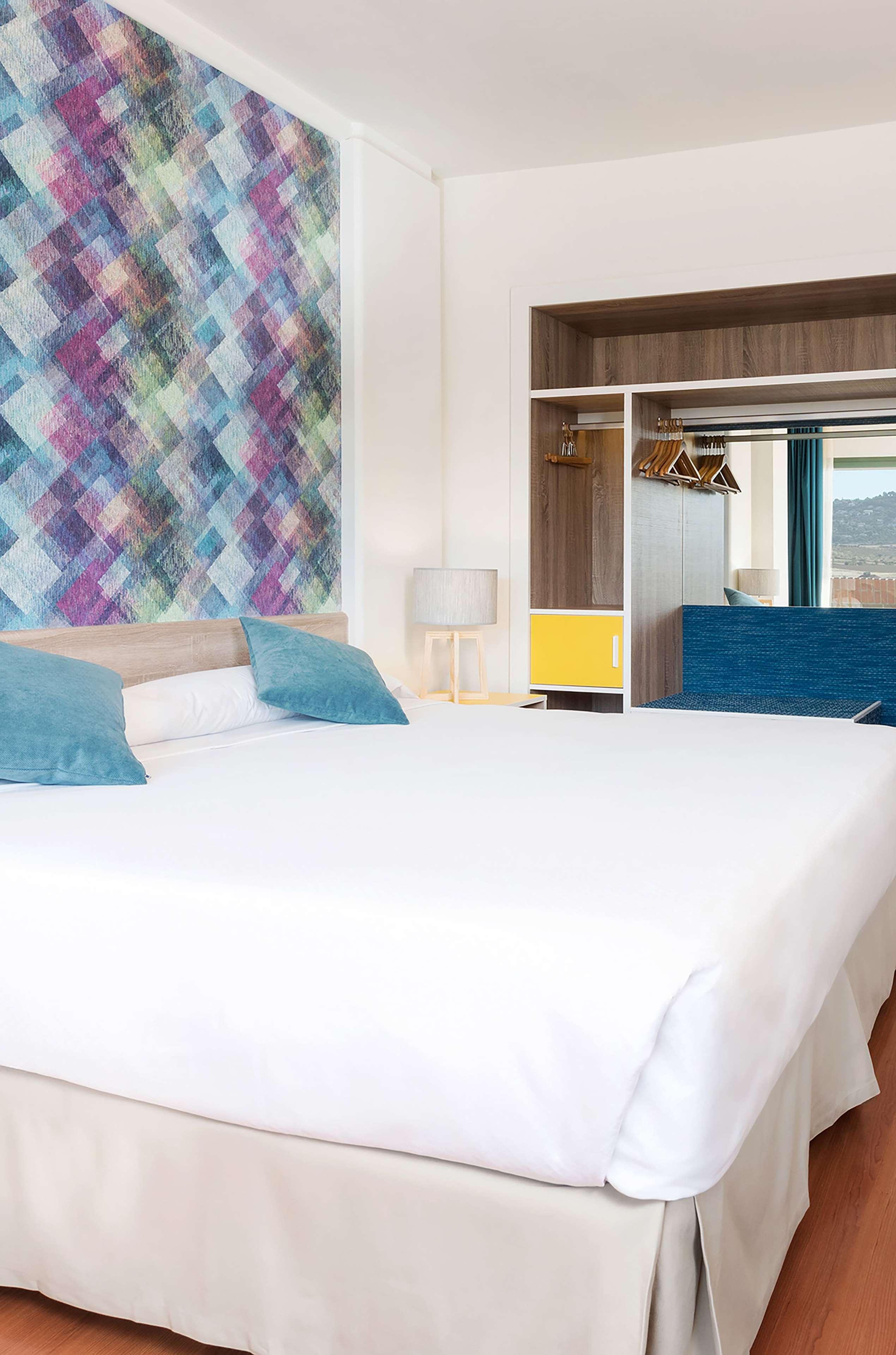 Double Queen Size Bed