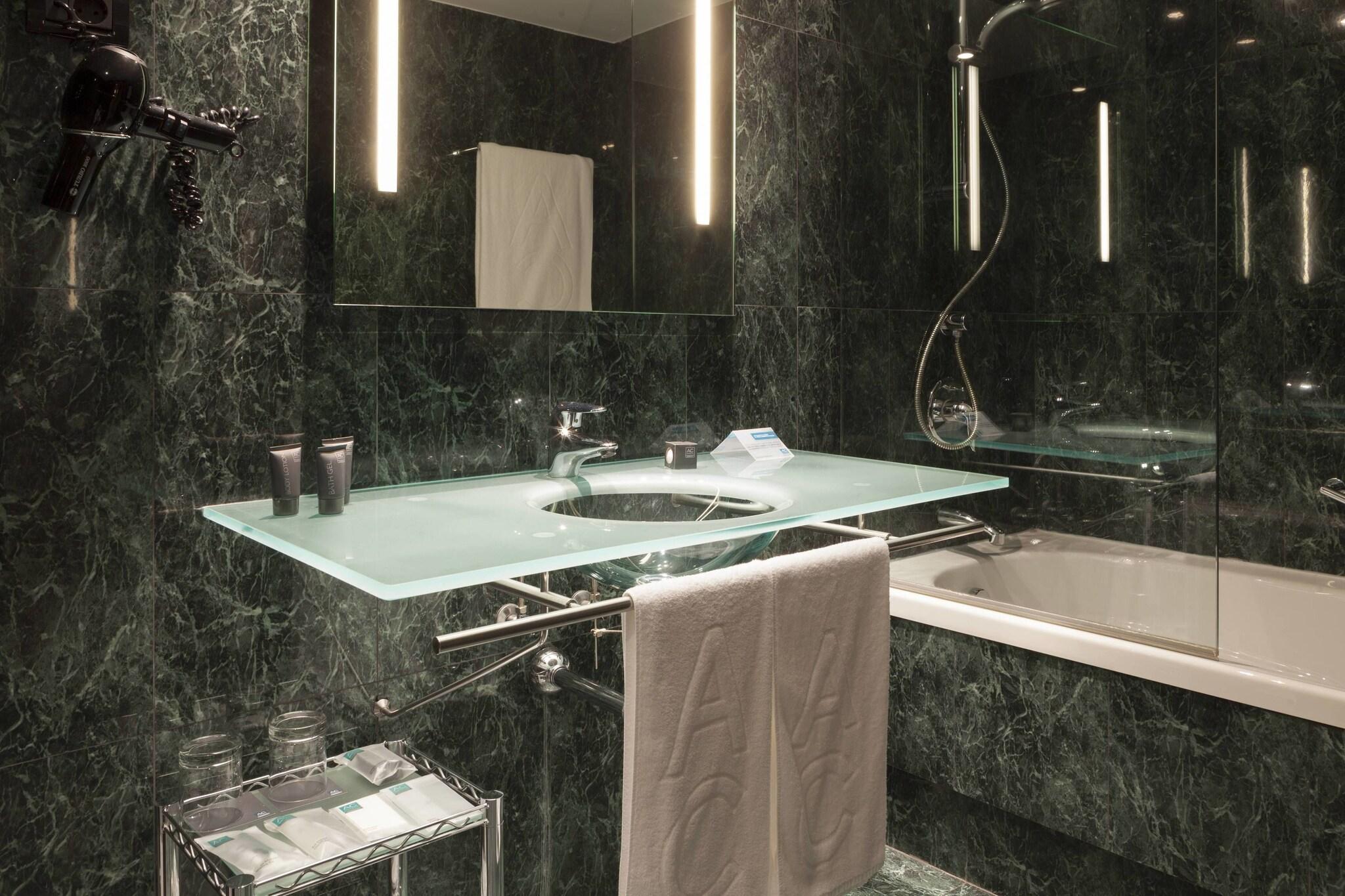 Double Queen Size Bed