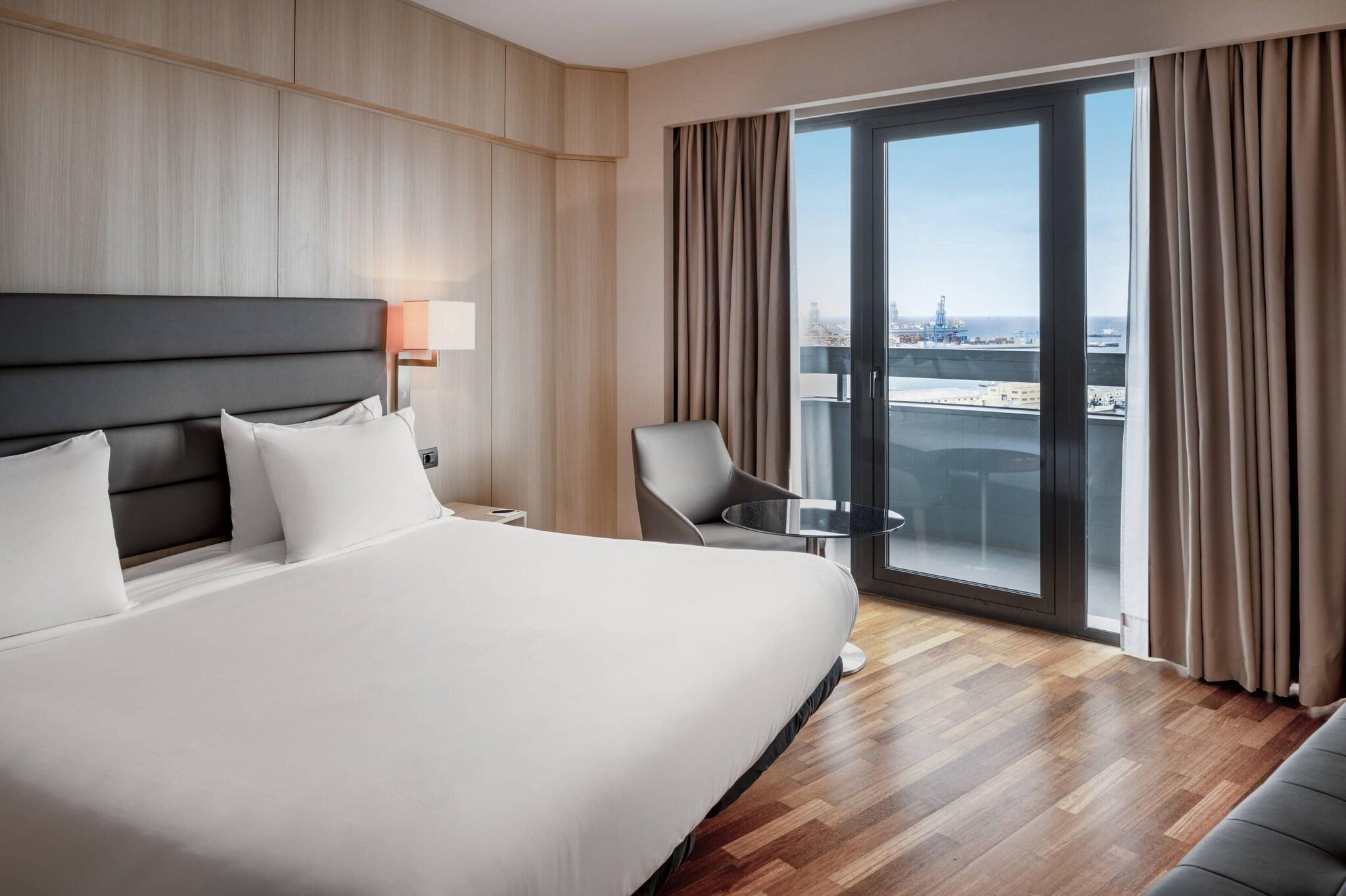 Junior Suite Ocean View King Bed