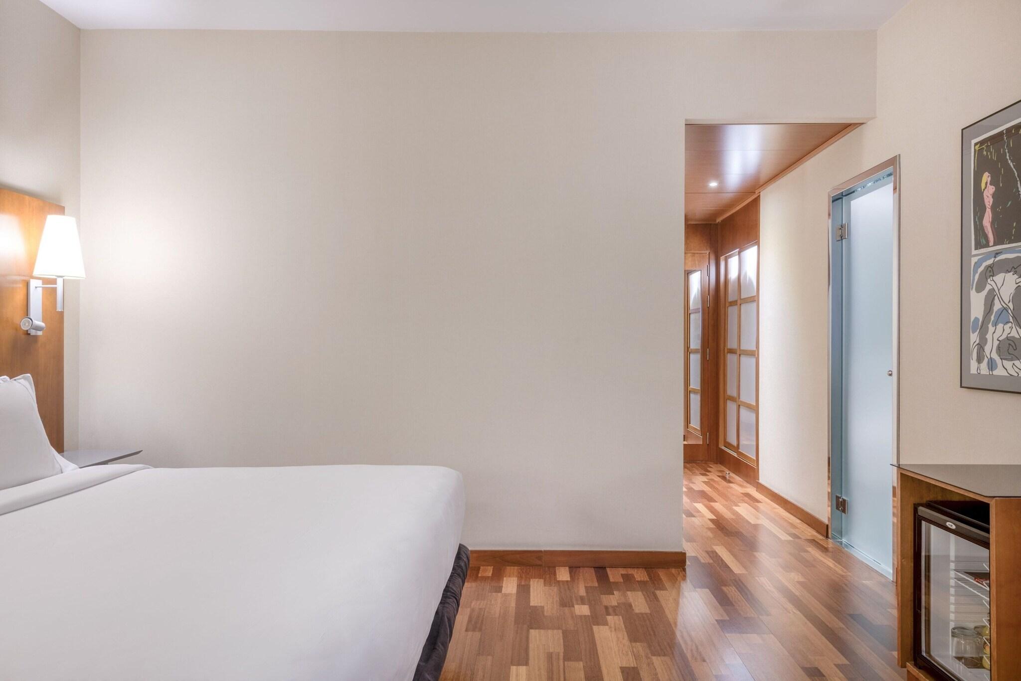 Junior Suite King Size Bed