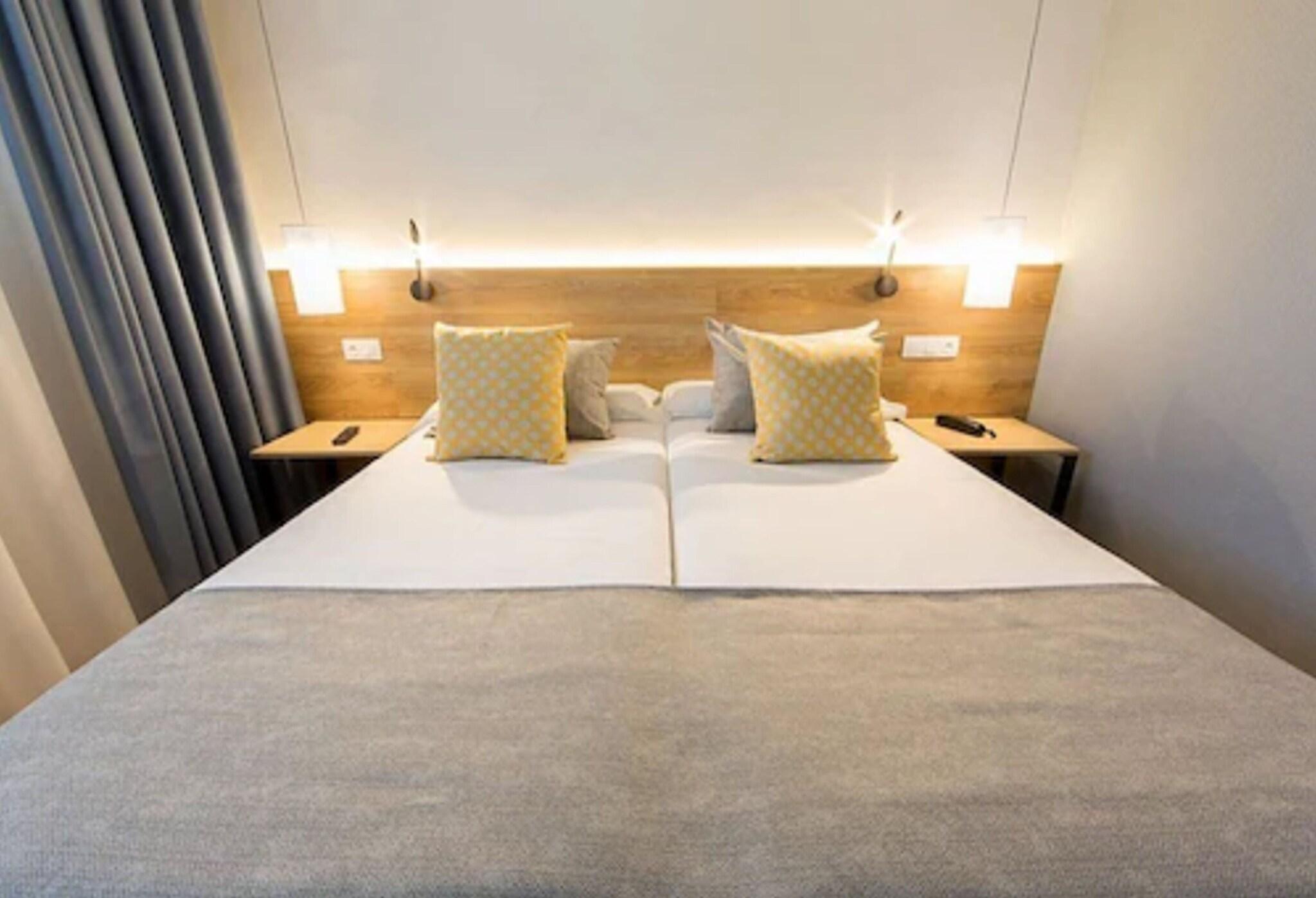 Double Queen Size Bed