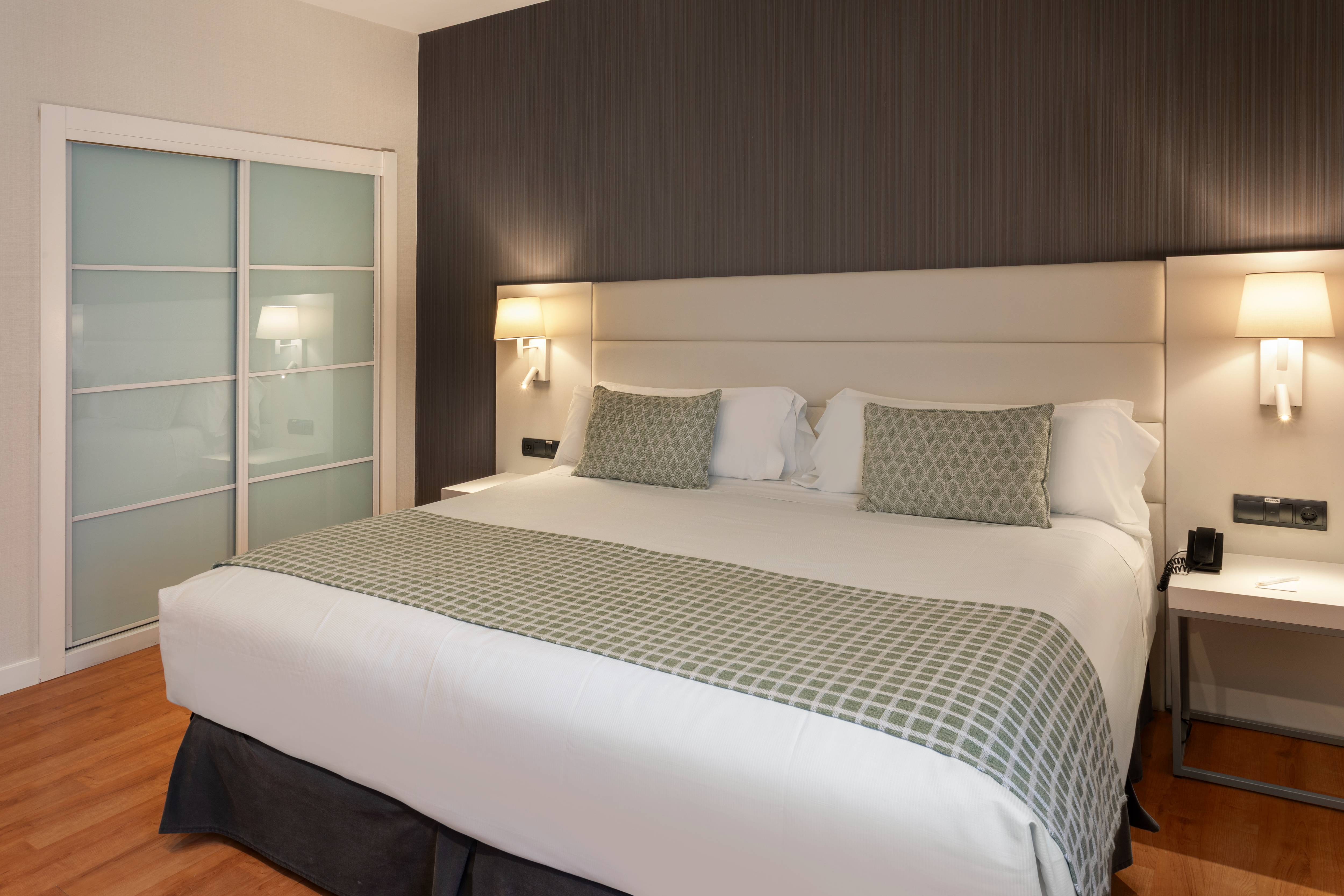 Double or Twin Standard